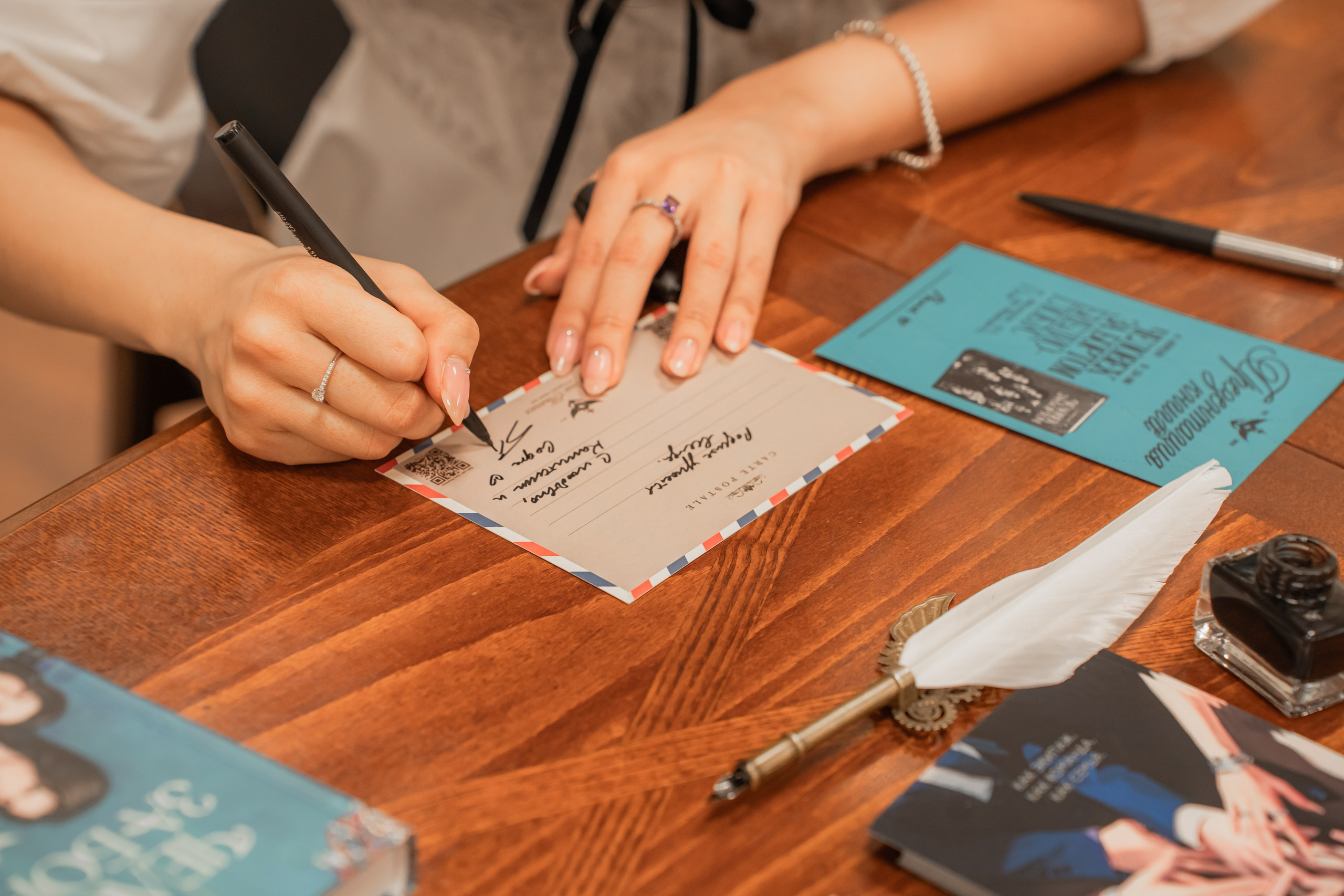 Презентация книги «Человек за бортом», автор София Цой. Репортажный фотограф Анастасия Рубцова