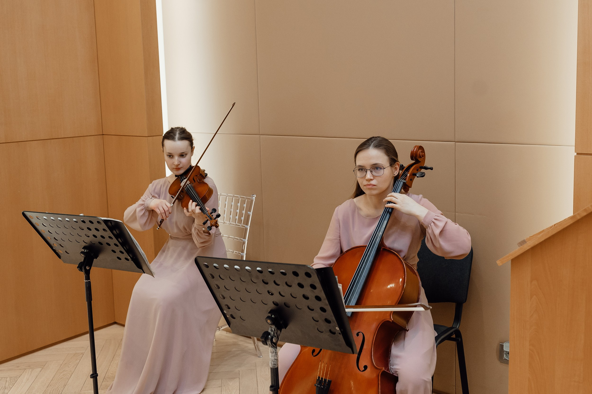 Свадьба в отеле Twelve Reasons, Барвиха Luxury Village, La Riva Hall в Москве. Свадебный фотограф в Москве Дарья Олендарёва