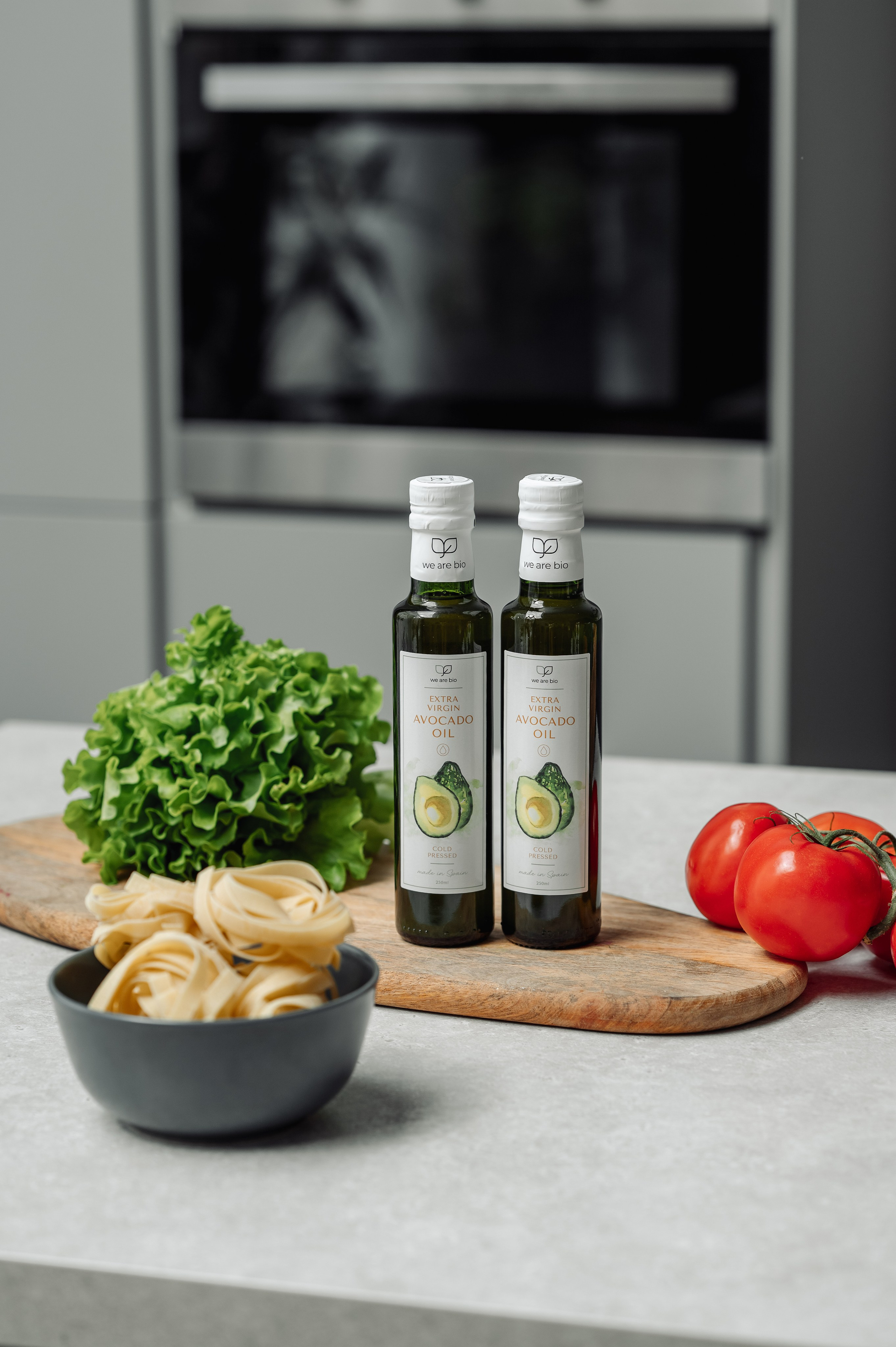 Съемка оливкового масла для маркетплейсов (Wildberries, Ozon, Яндекс.Маркет). Фотограф товаров для соцсетей - инстаграм, вконтакте. Контент-фотограф в Москве Хныкина Лена