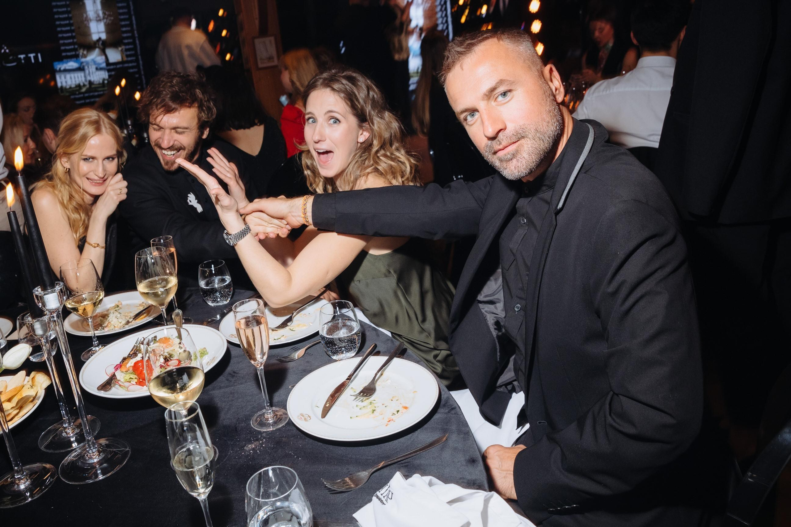 Светская хроника