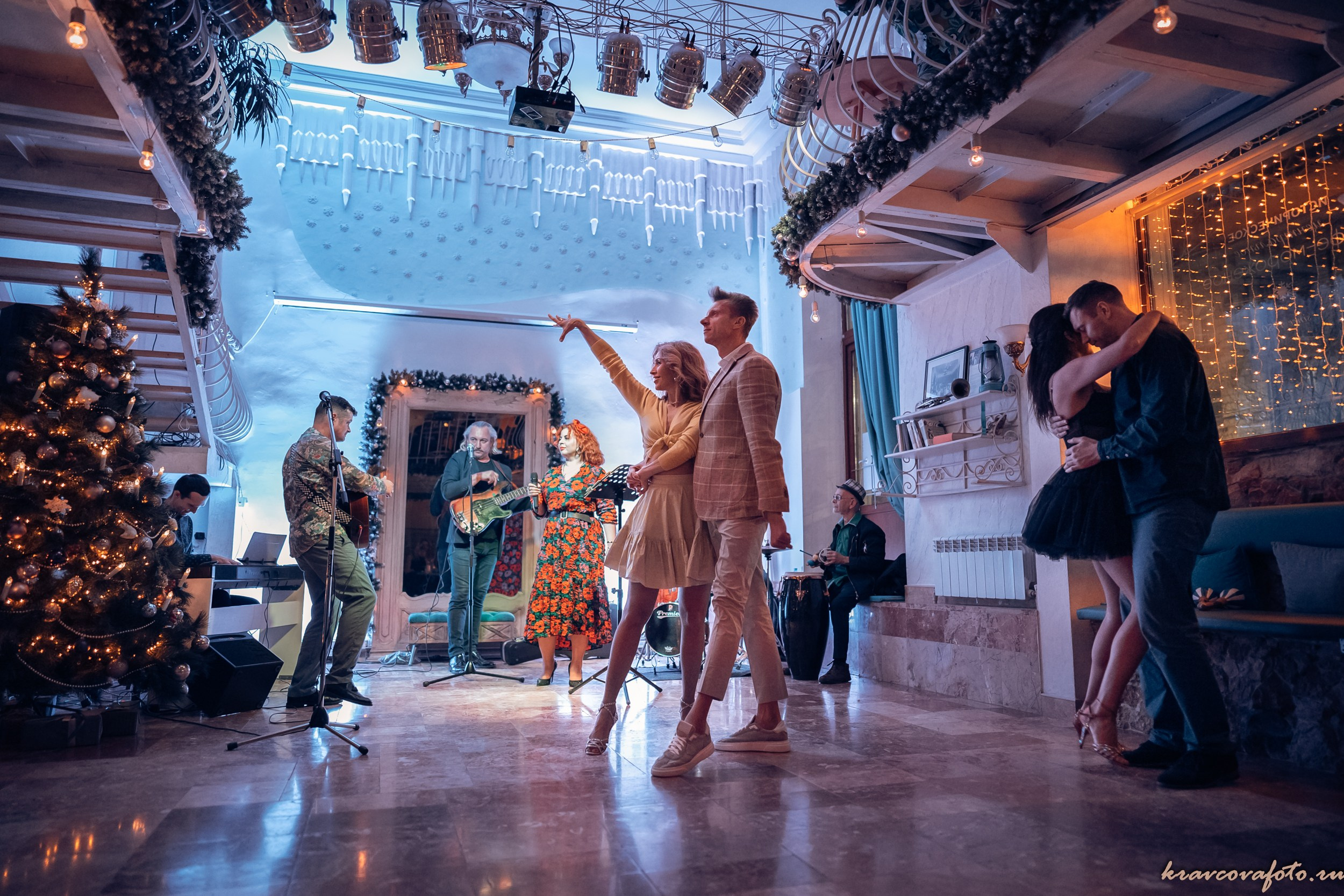 Концерт «Бразильская зима» в арт — кафе Снежинка. Церковный фотограф Севастополь