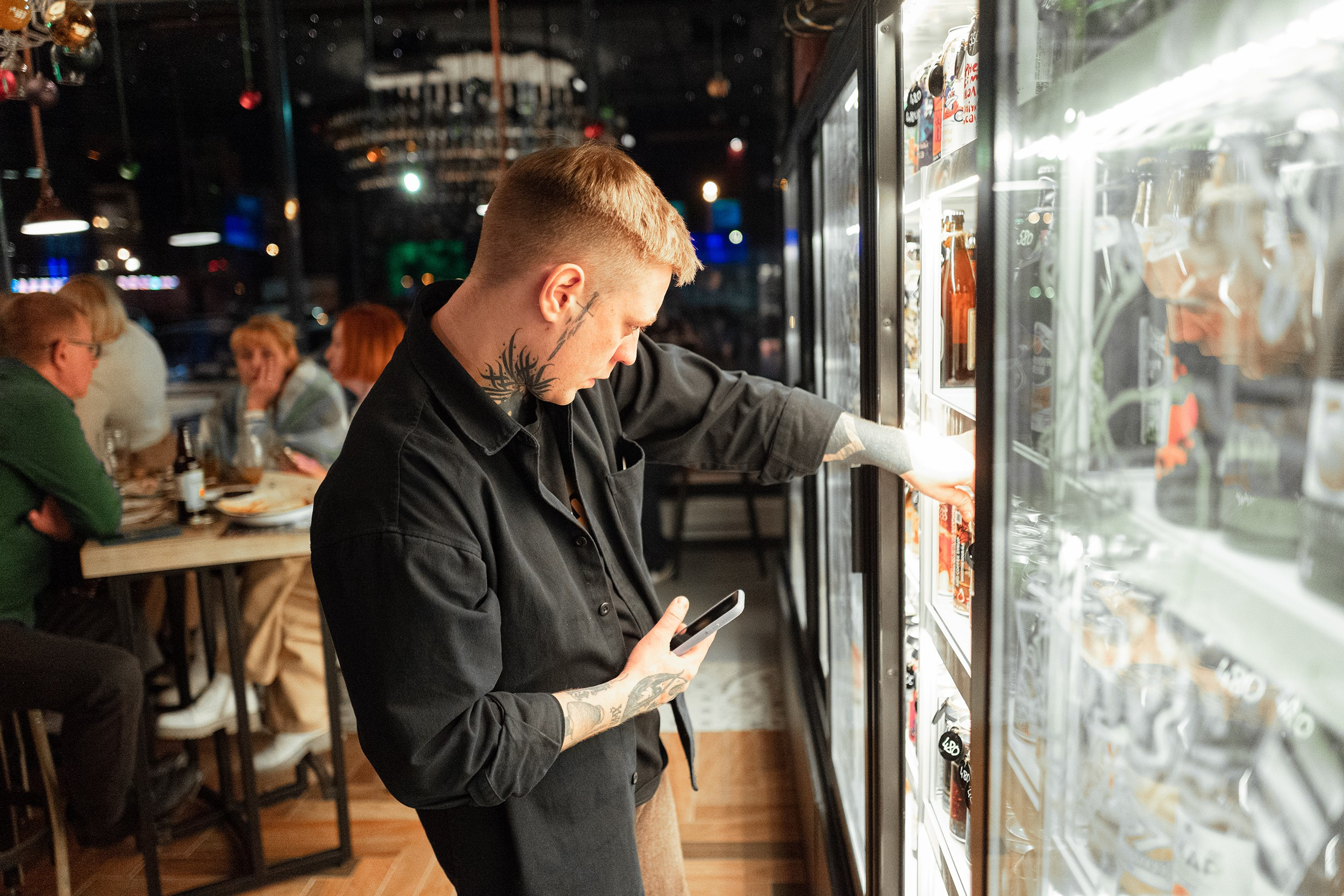 Открытие Бара Top-Hop на улице Фармана Салтанова 06.12.24. Фотограф Тюмень