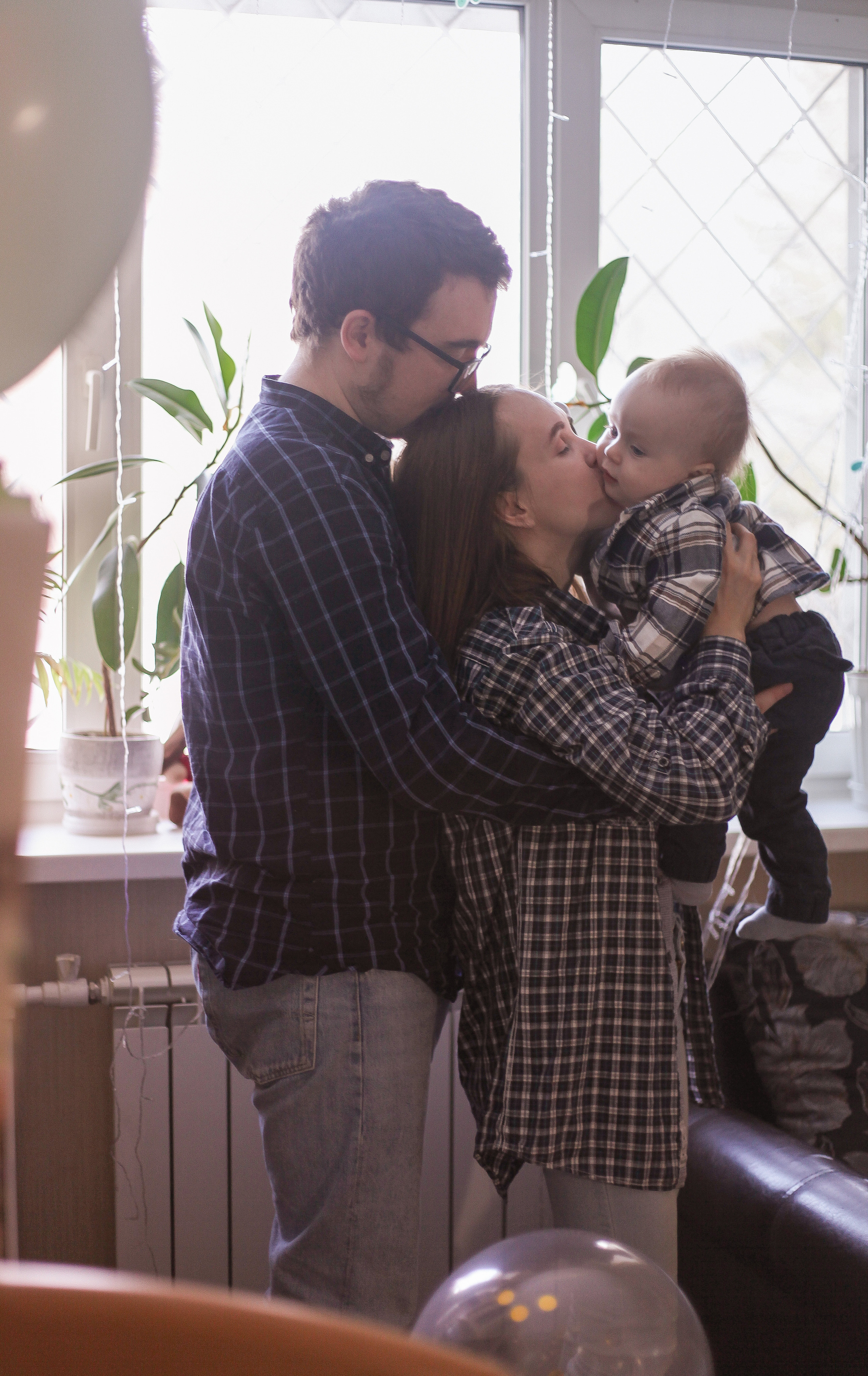 Атмосфера домашней съёмки. Семейный фотограф в городе Саратове — Анна