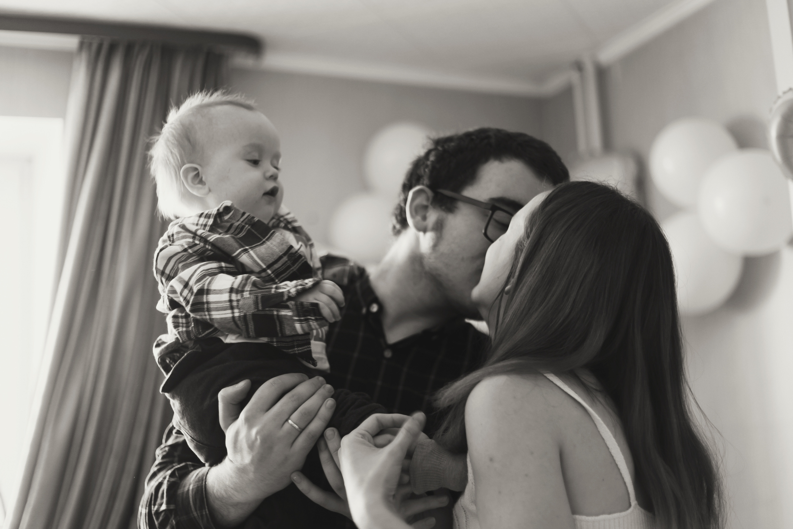 Атмосфера домашней съёмки. Семейный фотограф в городе Саратове — Анна