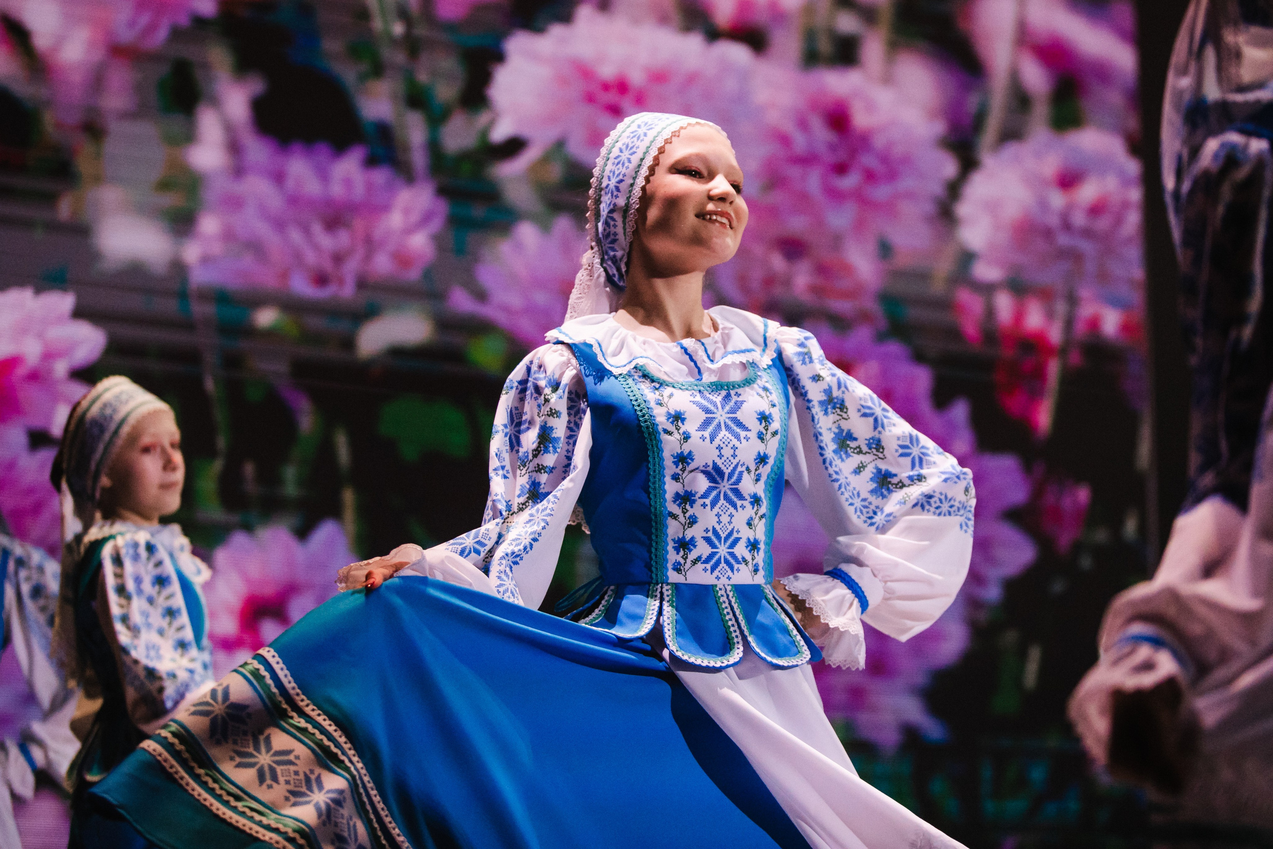 Отчетный концерт центра национальных культур 2025. Роман Урумбаев фотограф Нижневартовск