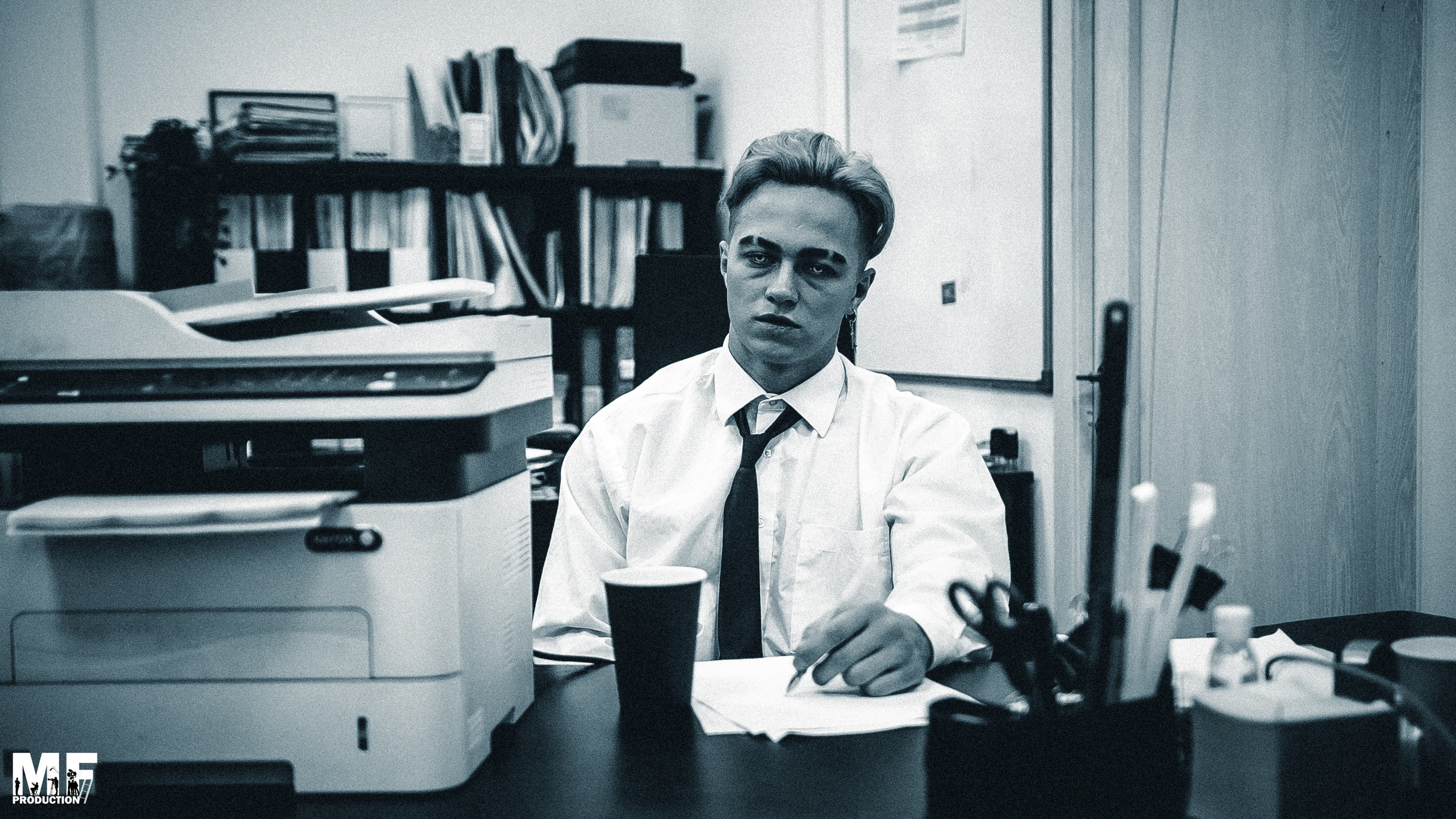 MF PROD. — FIGHT CLUB: OFFICE. MOVIE FAMILY PRODUCTION