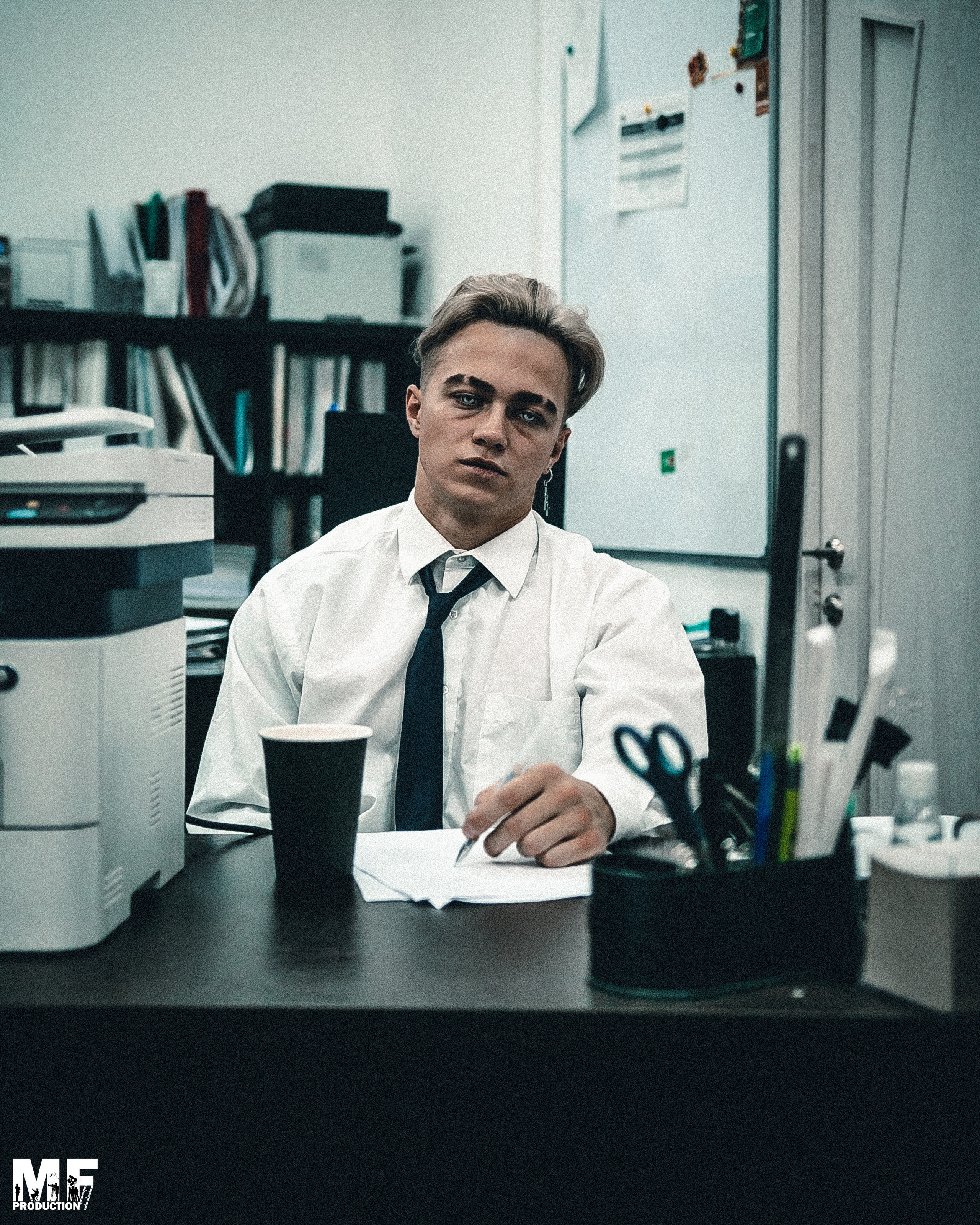 MF PROD. — FIGHT CLUB: OFFICE. MOVIE FAMILY PRODUCTION