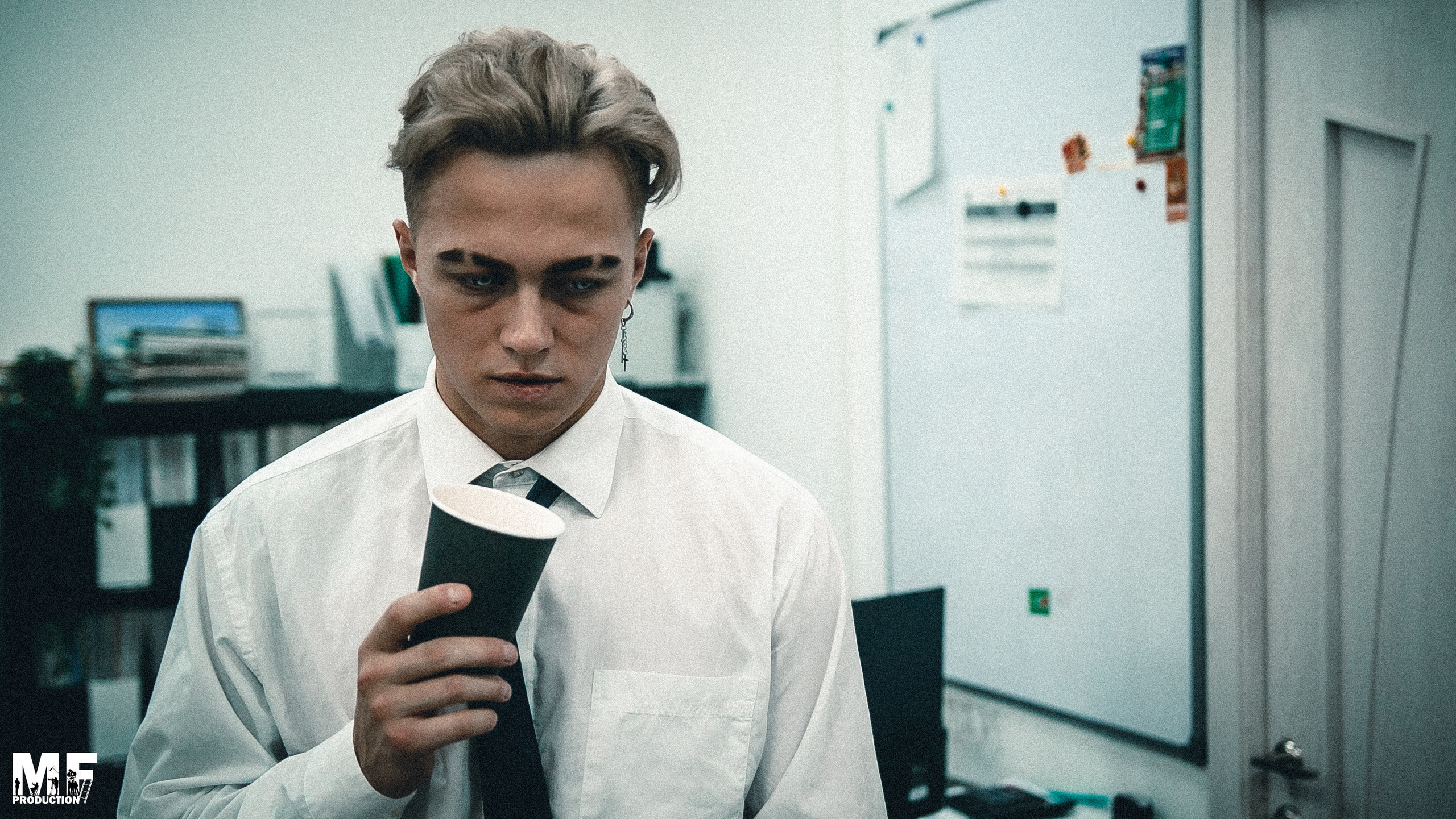 MF PROD. — FIGHT CLUB: OFFICE. MOVIE FAMILY PRODUCTION