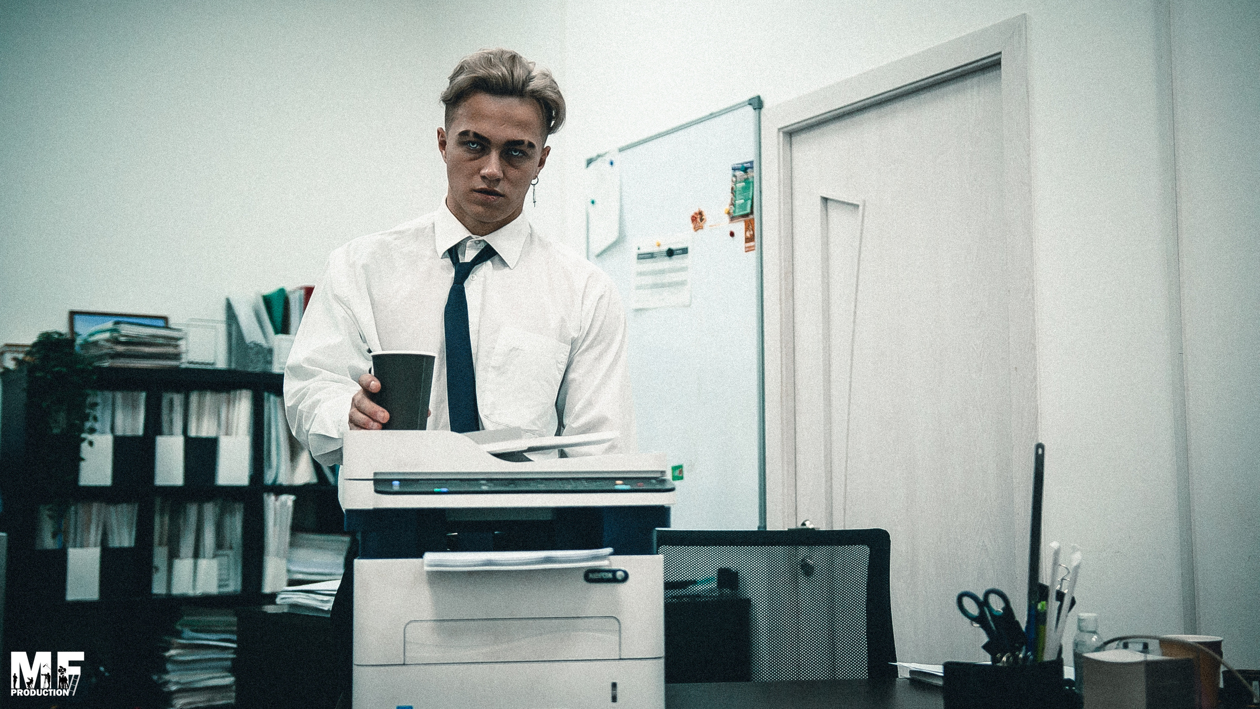 MF PROD. — FIGHT CLUB: OFFICE. MOVIE FAMILY PRODUCTION