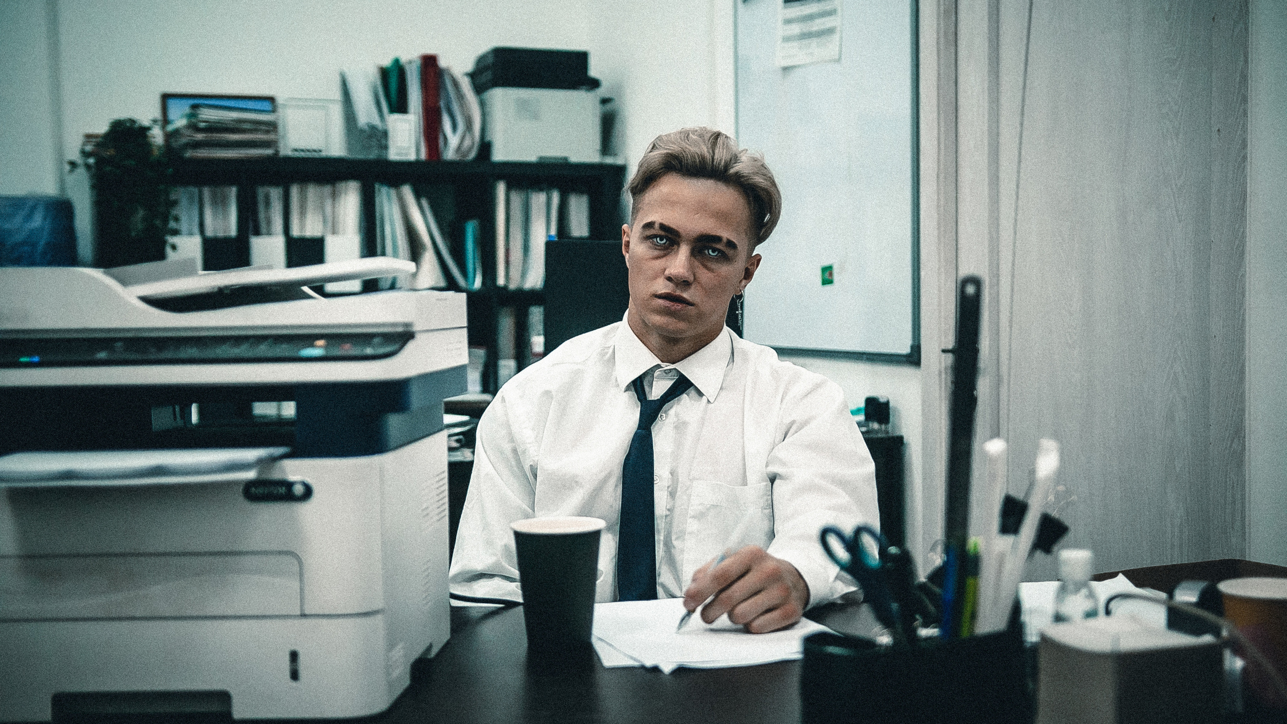 MF PROD. — FIGHT CLUB: OFFICE. MOVIE FAMILY PRODUCTION