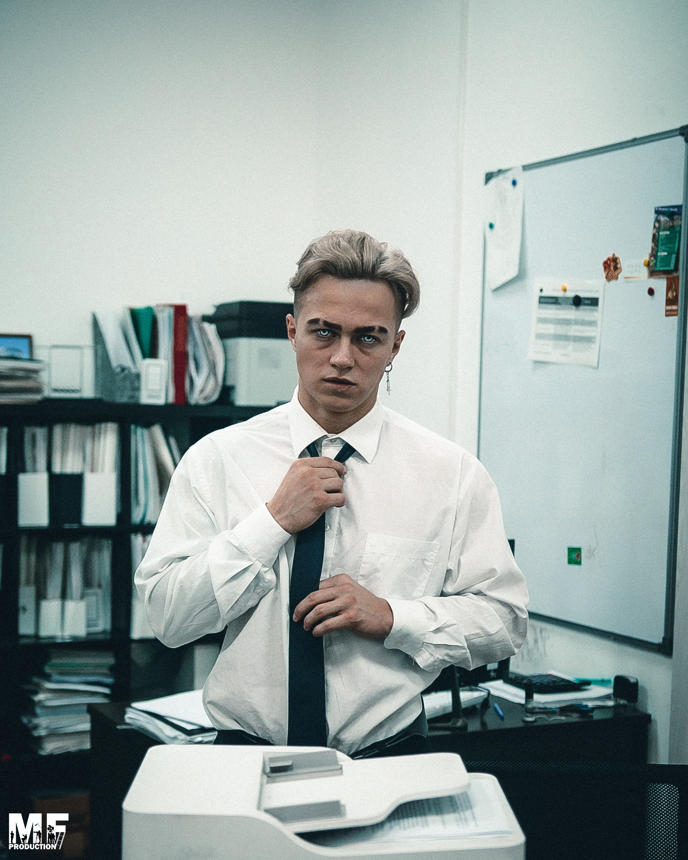 MF PROD. — FIGHT CLUB: OFFICE. MOVIE FAMILY PRODUCTION