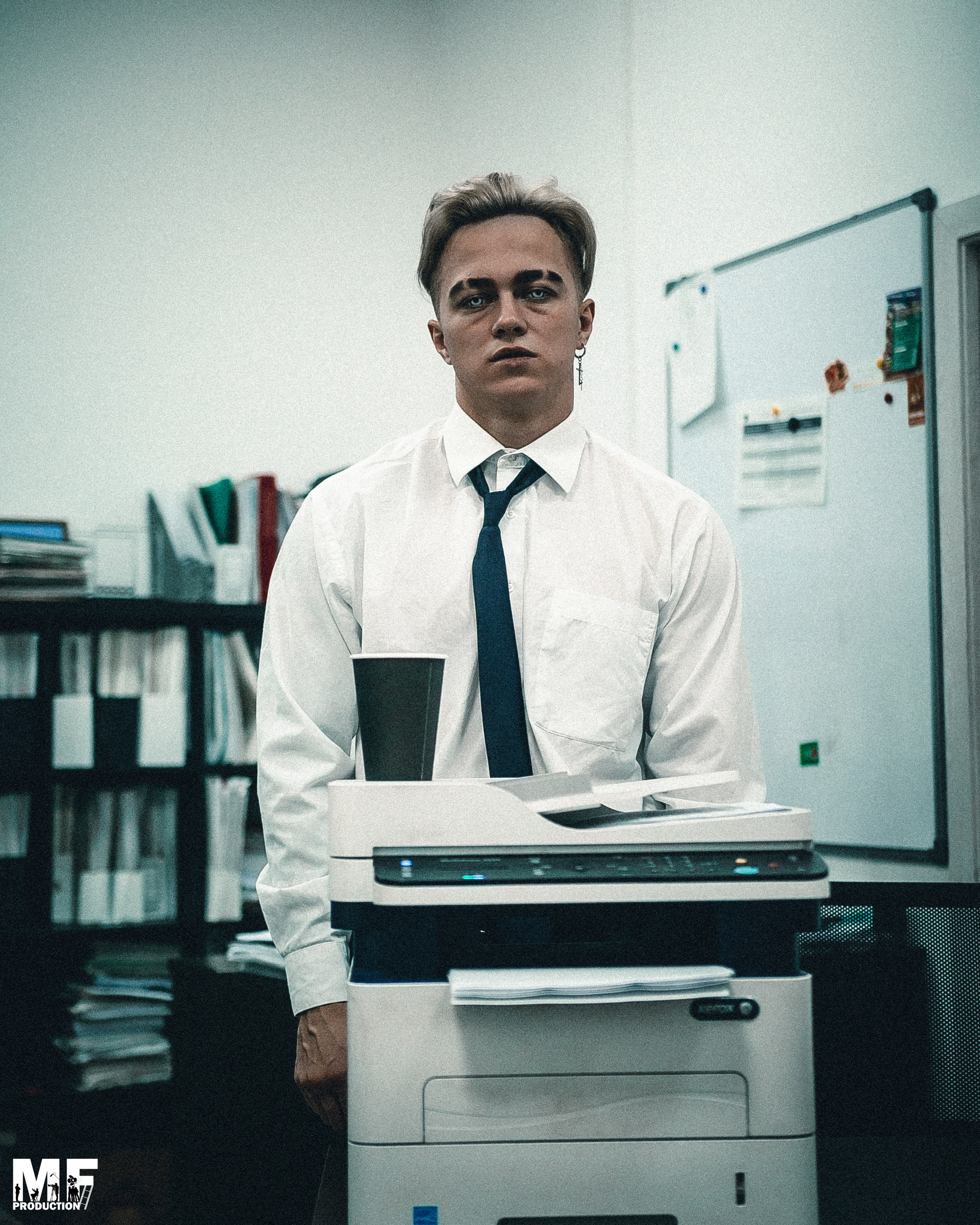 MF PROD. — FIGHT CLUB: OFFICE. MOVIE FAMILY PRODUCTION