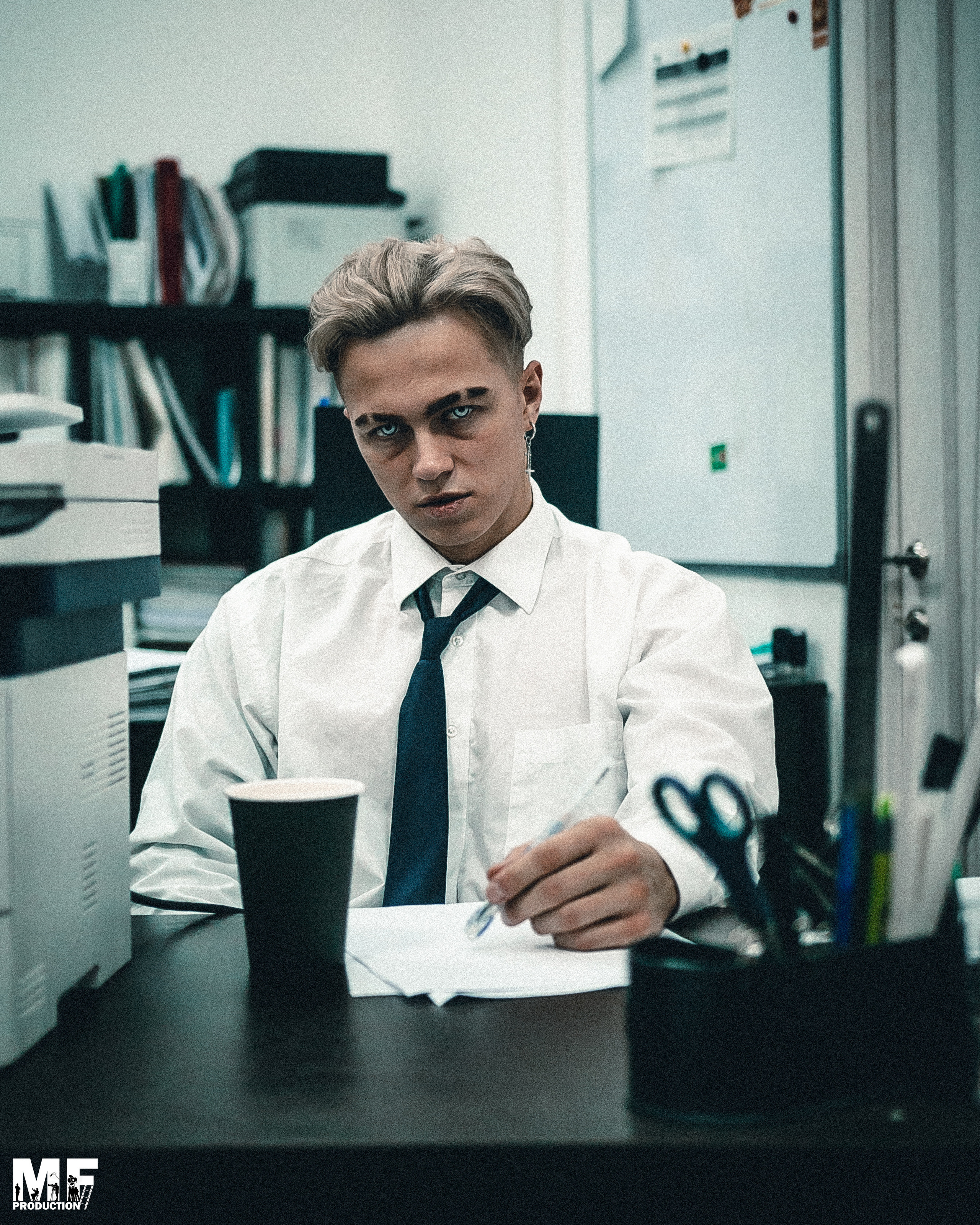 MF PROD. — FIGHT CLUB: OFFICE. MOVIE FAMILY PRODUCTION