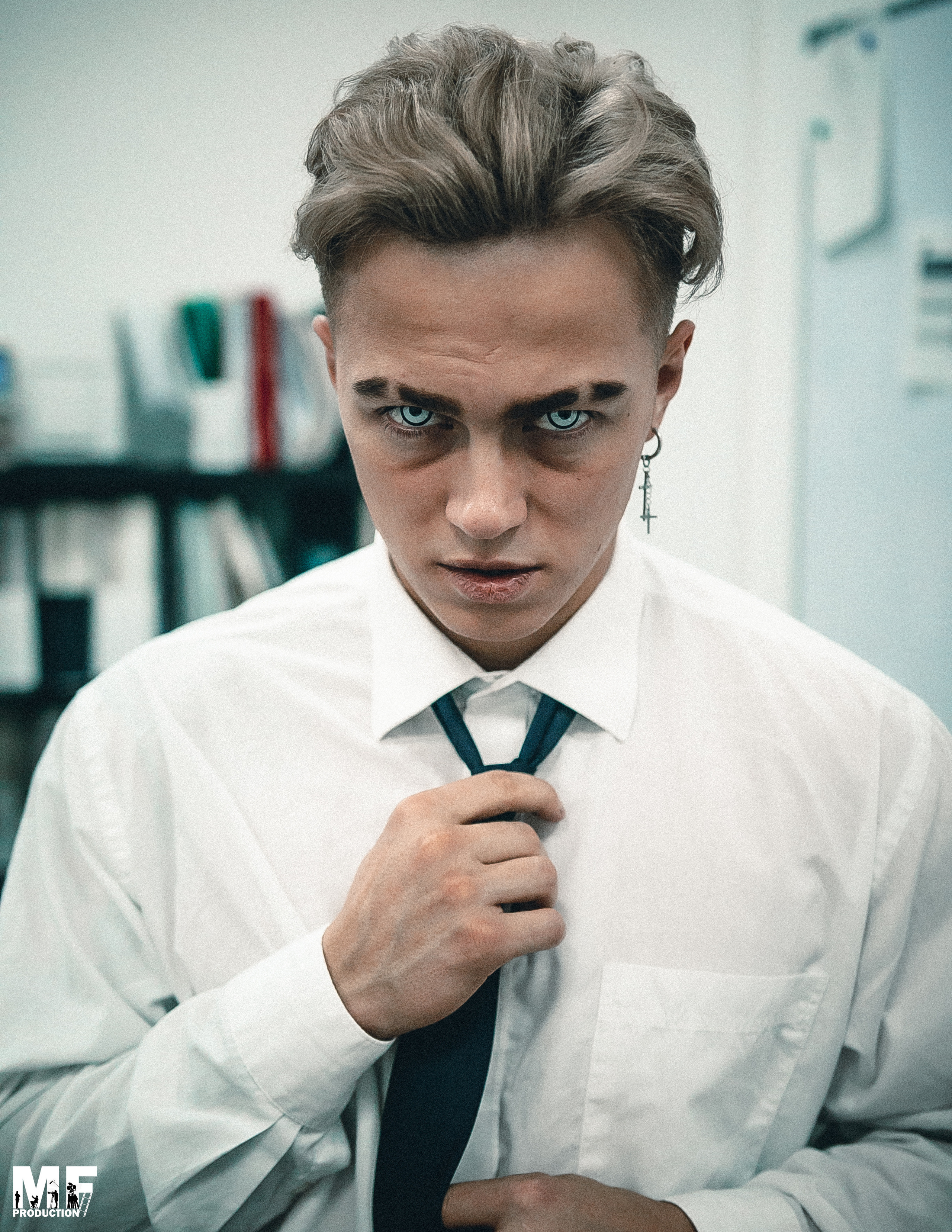 MF PROD. — FIGHT CLUB: OFFICE. MOVIE FAMILY PRODUCTION