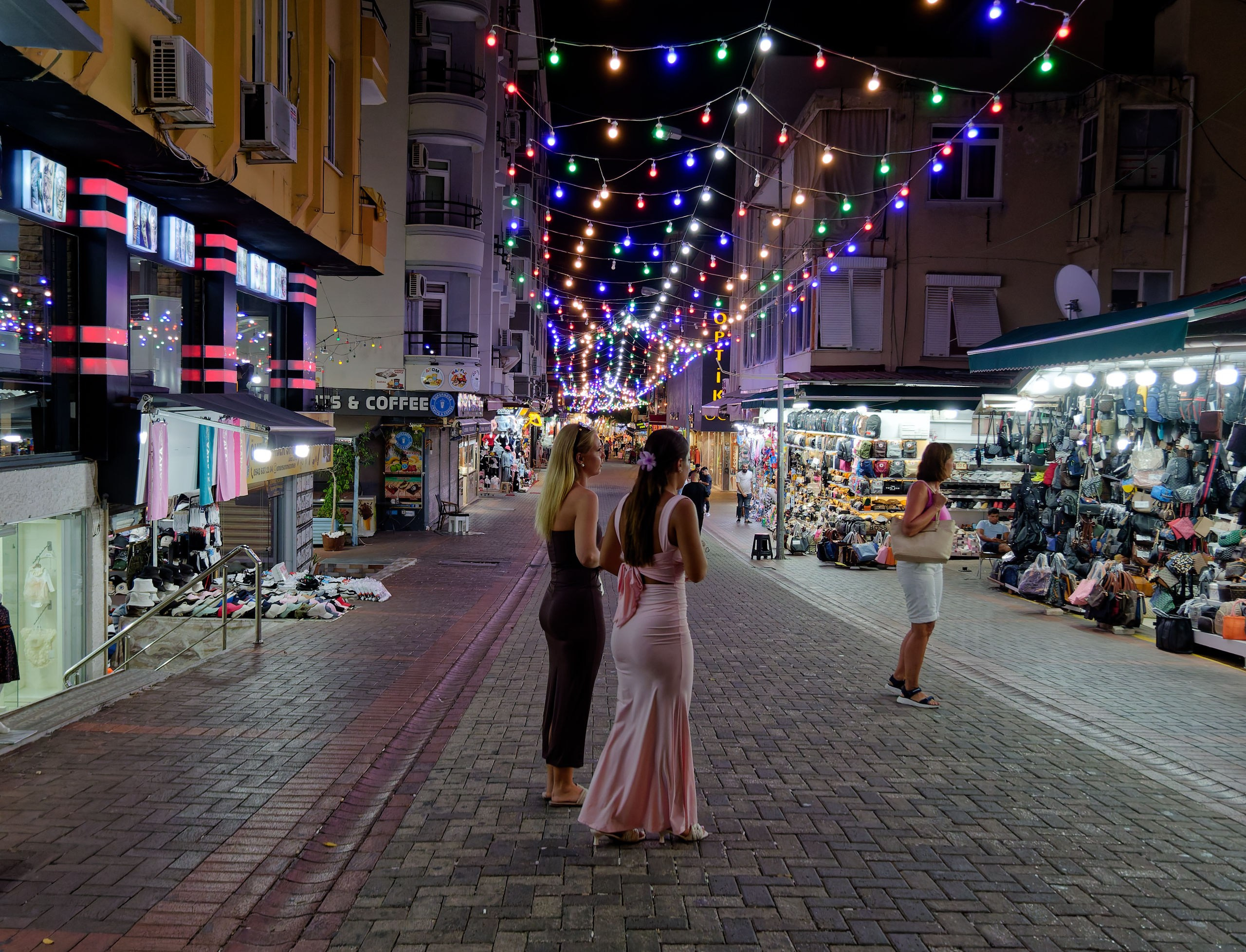 Алания 2025, город, стрит-фото. Избранные фотографии