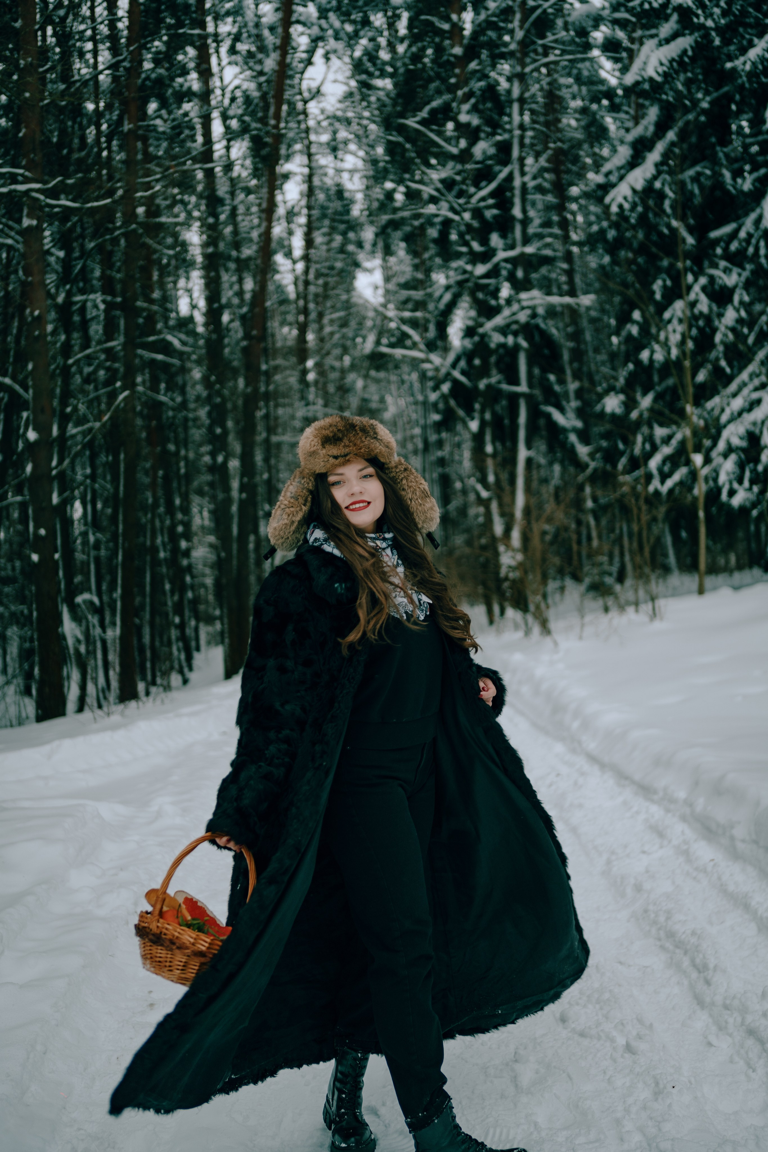 Звенит январская вьюга. Главная