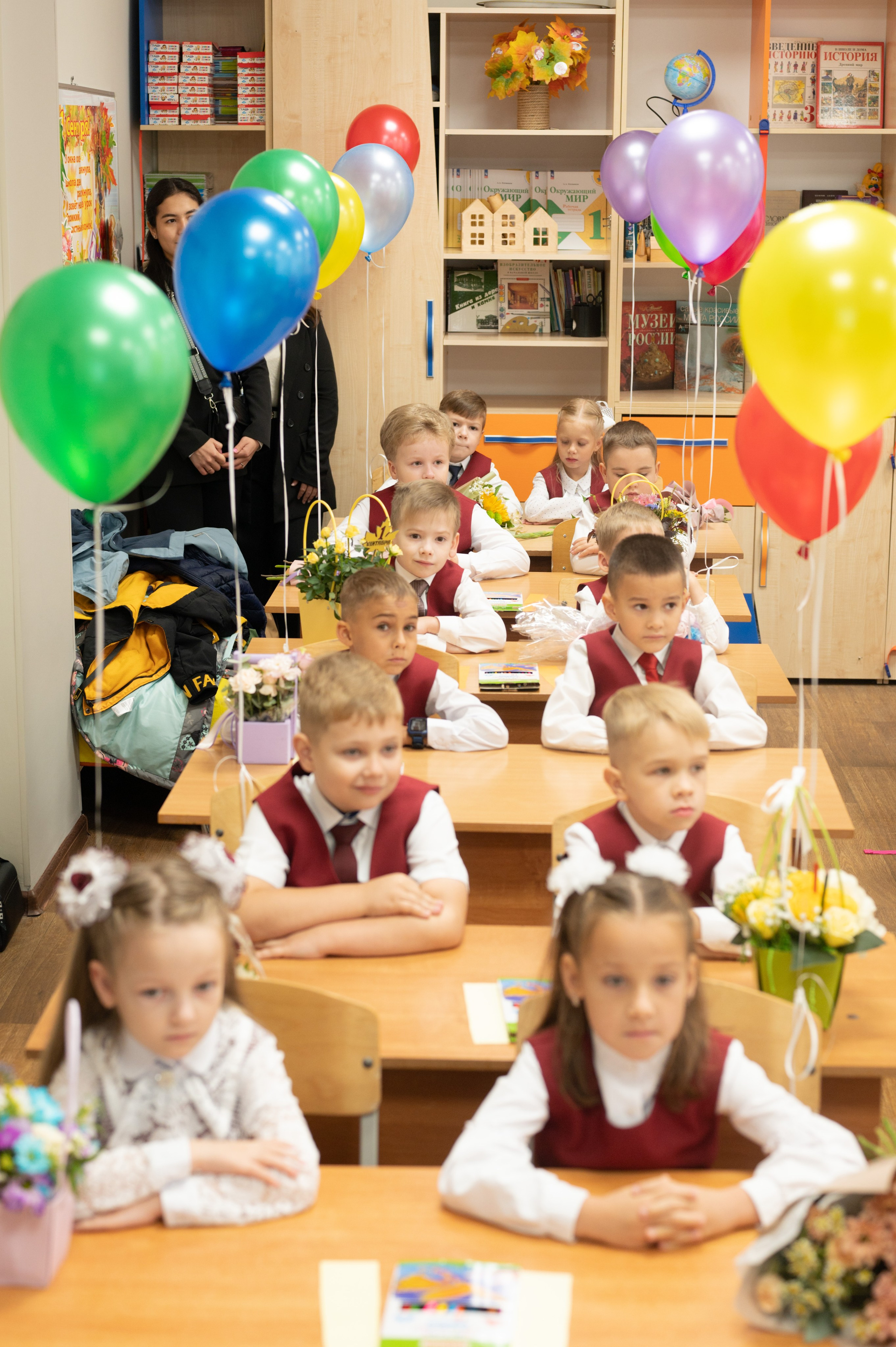 1 сентября 1 К 16 гимназия репортаж, линейка +в классе. Фотограф новорожденных, семейный детский в Тюмени Татьяна Морозова