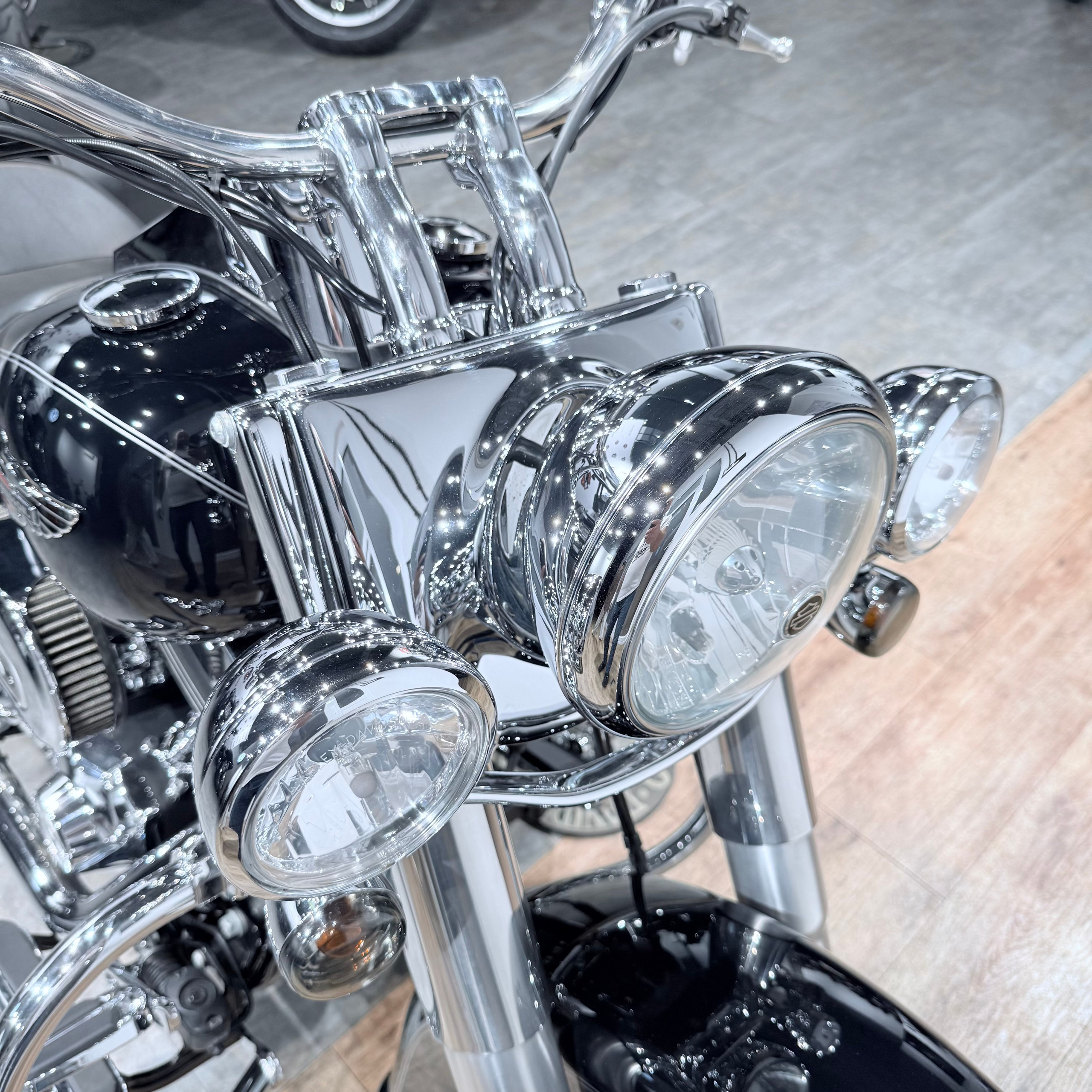 2011 Softail Deluхе АВS Vivd Black. Hello Davidson, Москва. Только хорошие мотоциклы…