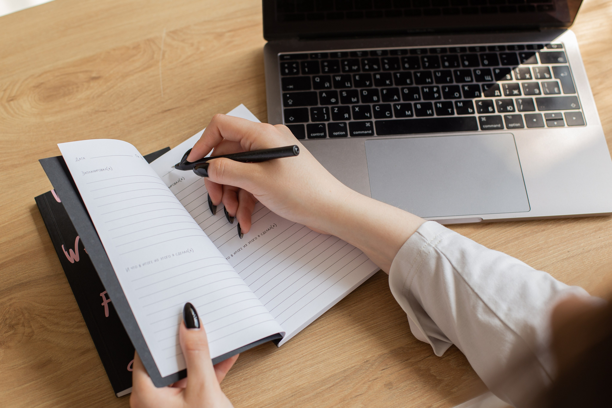 Chancellery shop. Fotograf u Crnoj Gori-porodično fotografisanje sa djecom, lovestory, nekretnine