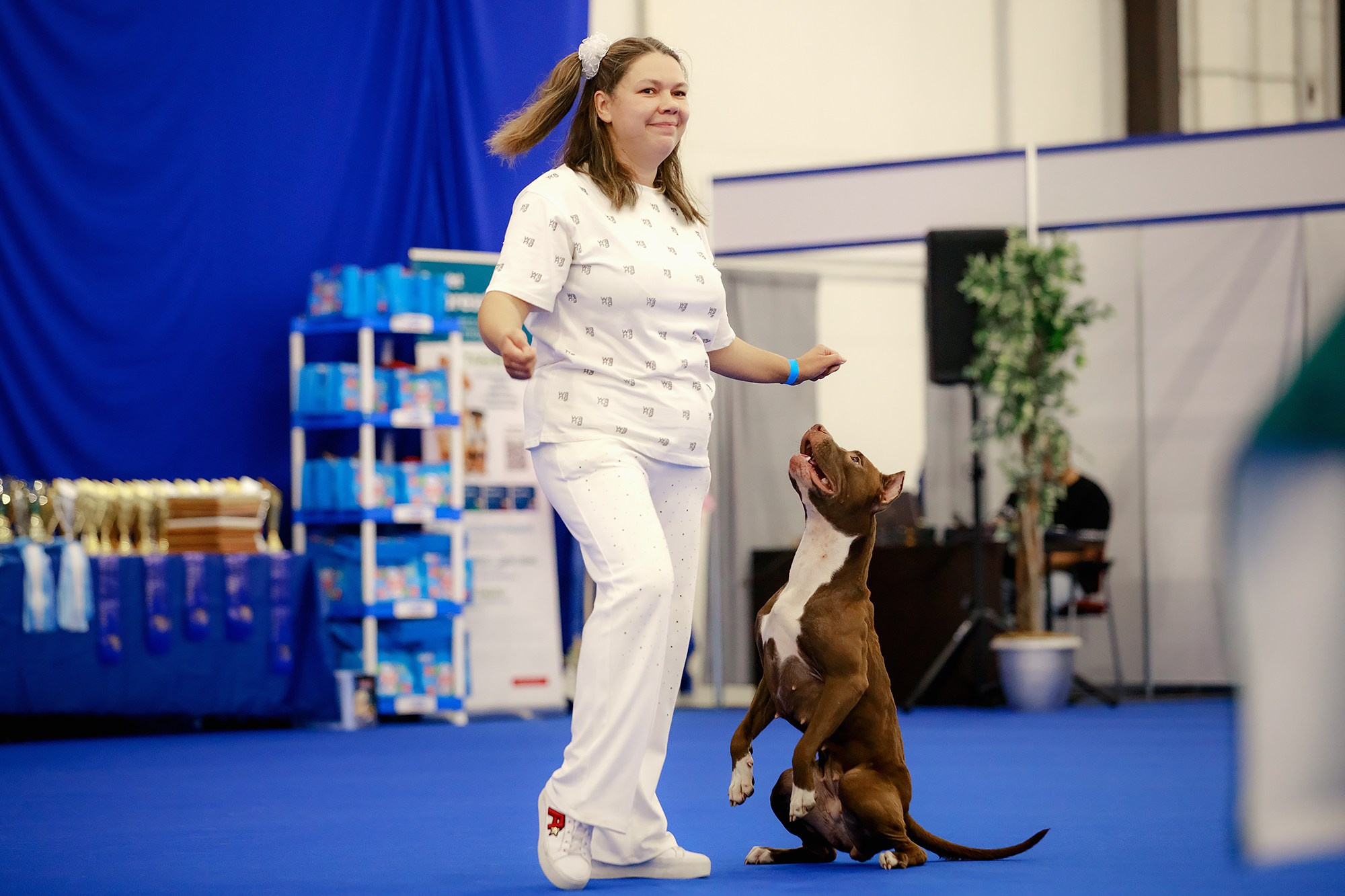 Танцы на выставке «Зоошоу», СПб. Фотограф-анималист Mary Mart — Москва, Питер