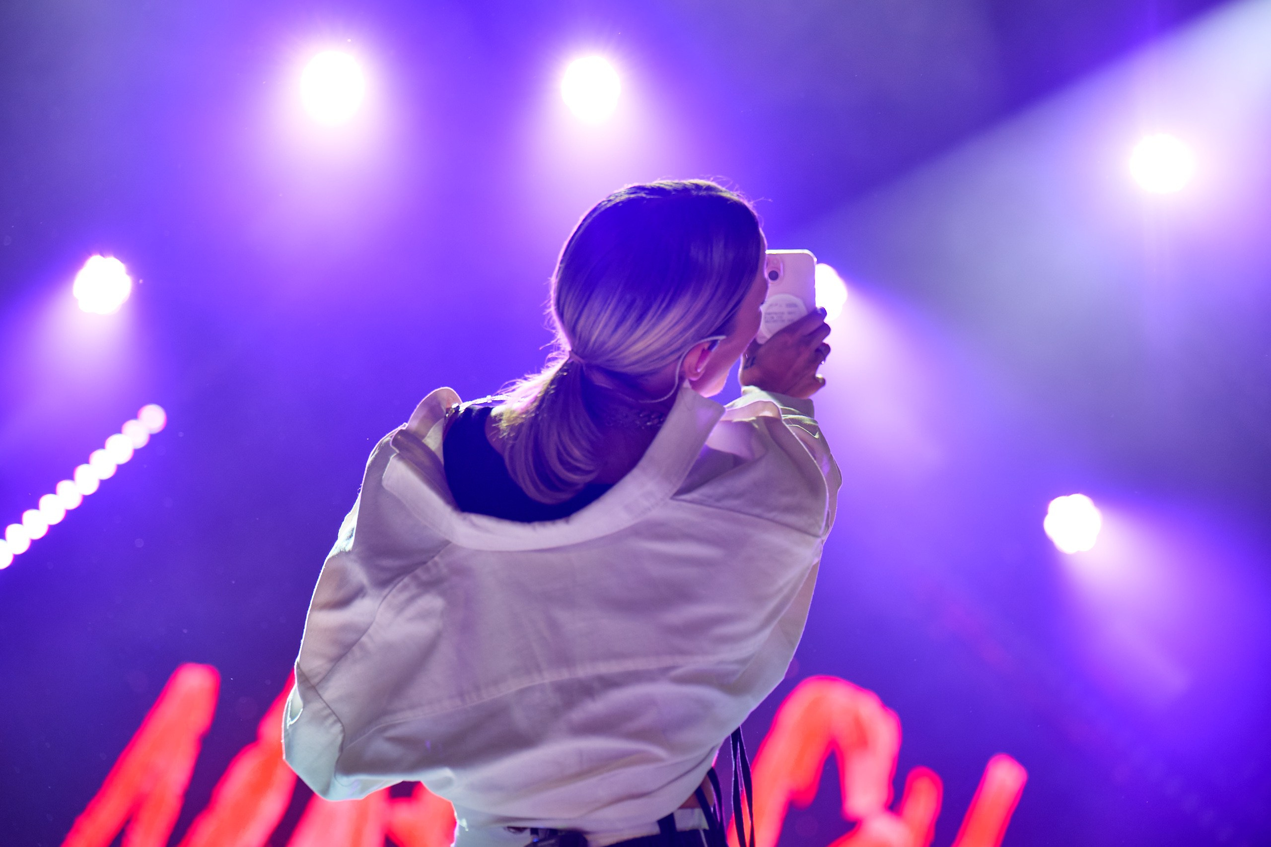 Концерт Mary Gu. Профессиональный репортажный фотограф Инесса Иминова