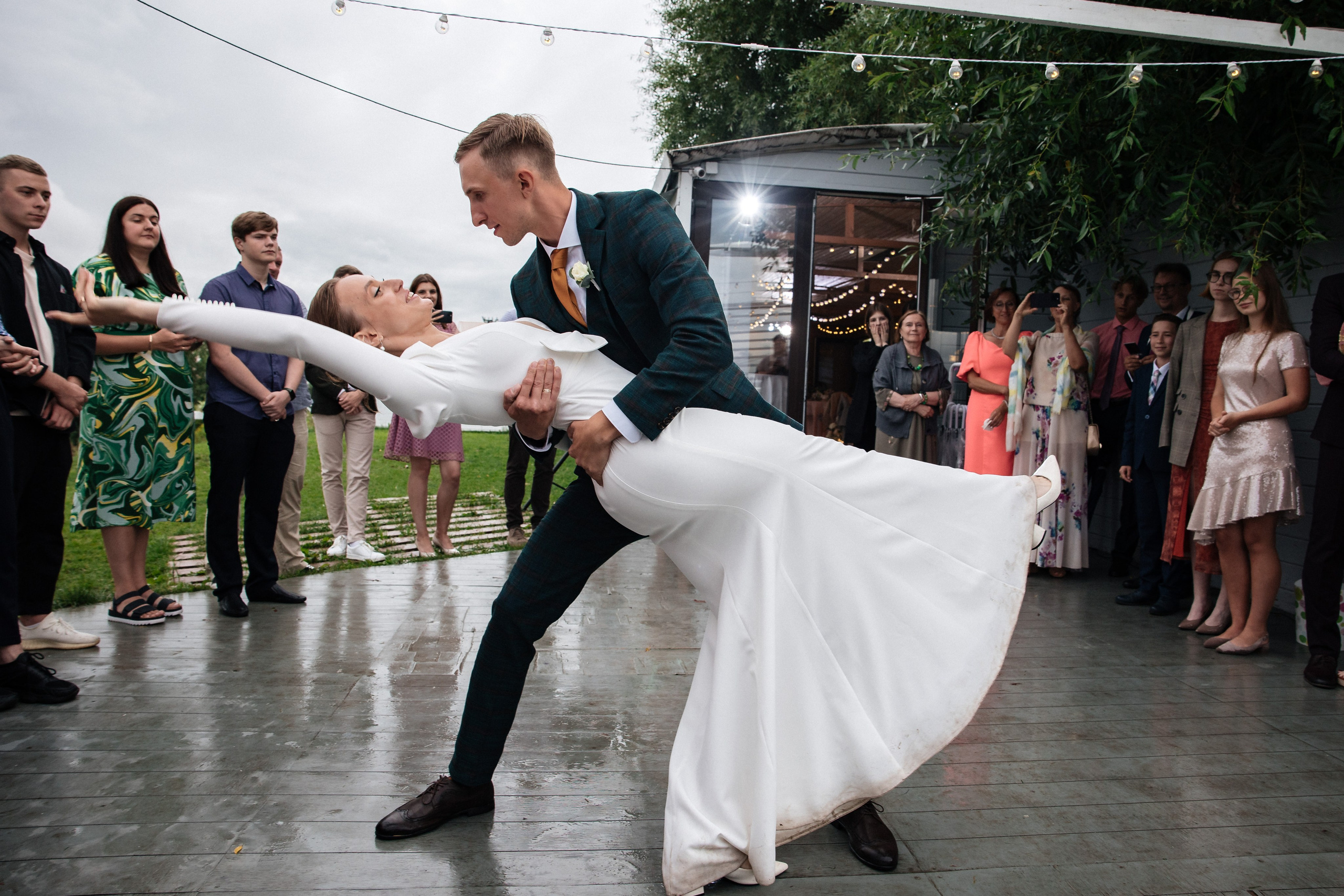 Танцы под дождем. Фотограф Аделина Raw