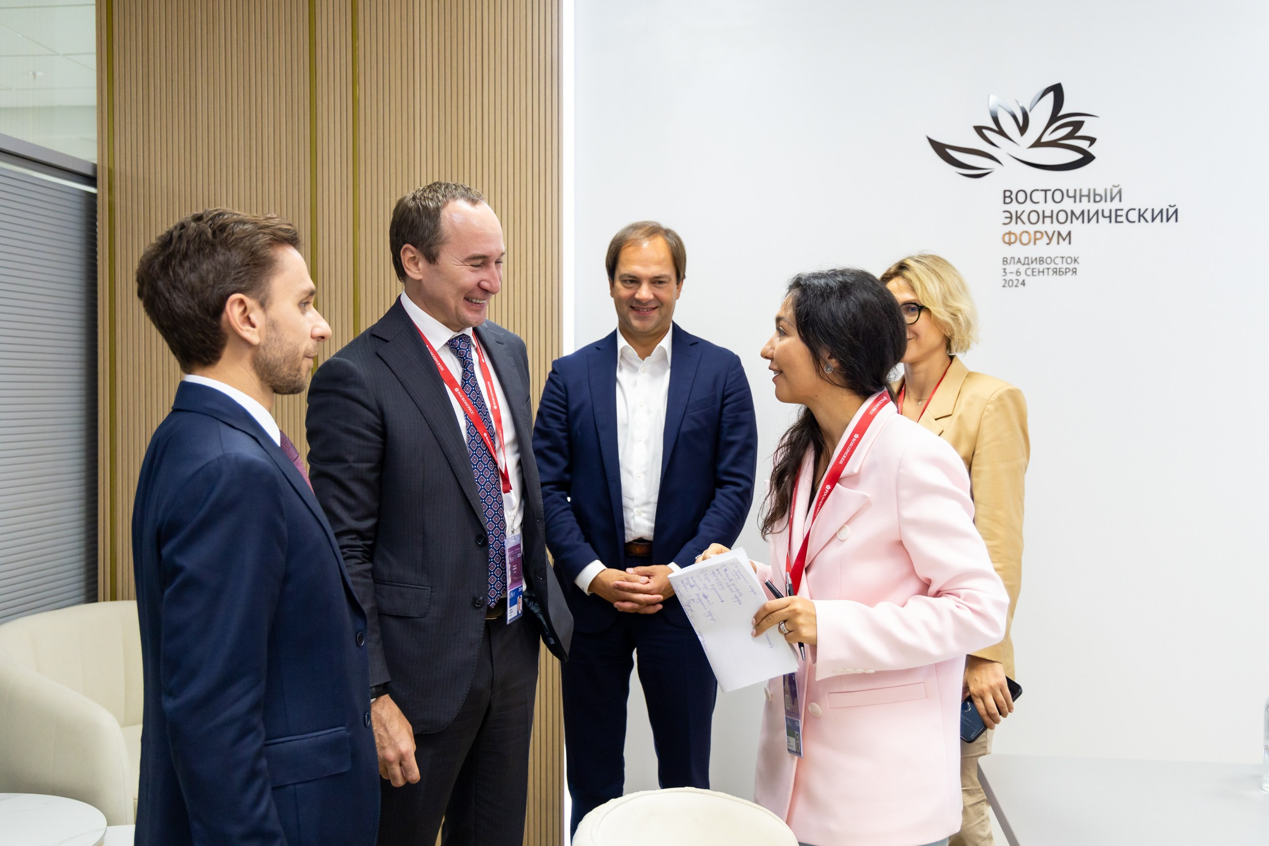 Почта банк. Репортажный и студийный фотограф во Владивостоке Дударева Софья