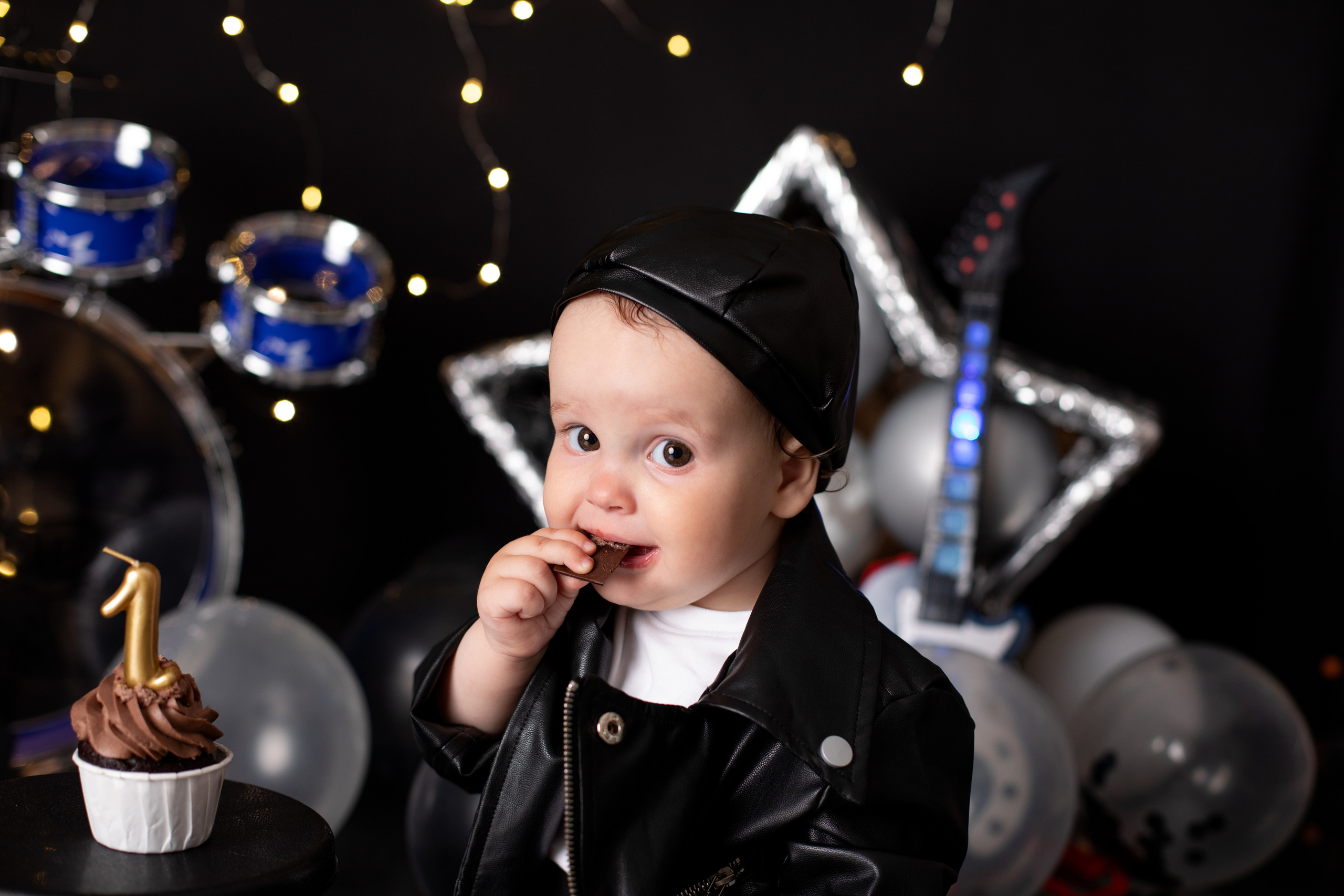 С тортиком. Фотограф новорождённых Псков