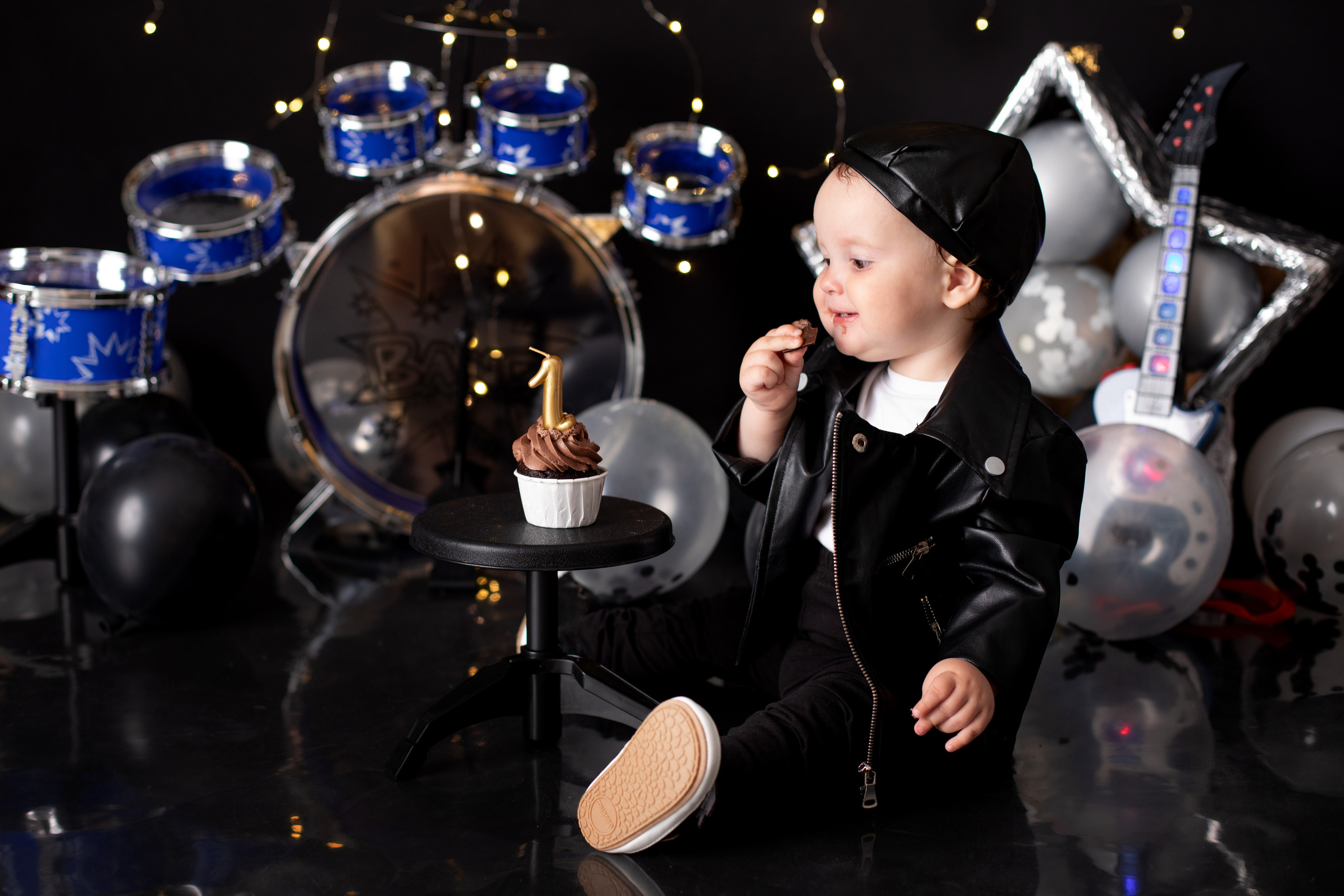 С тортиком. Фотограф новорождённых Псков