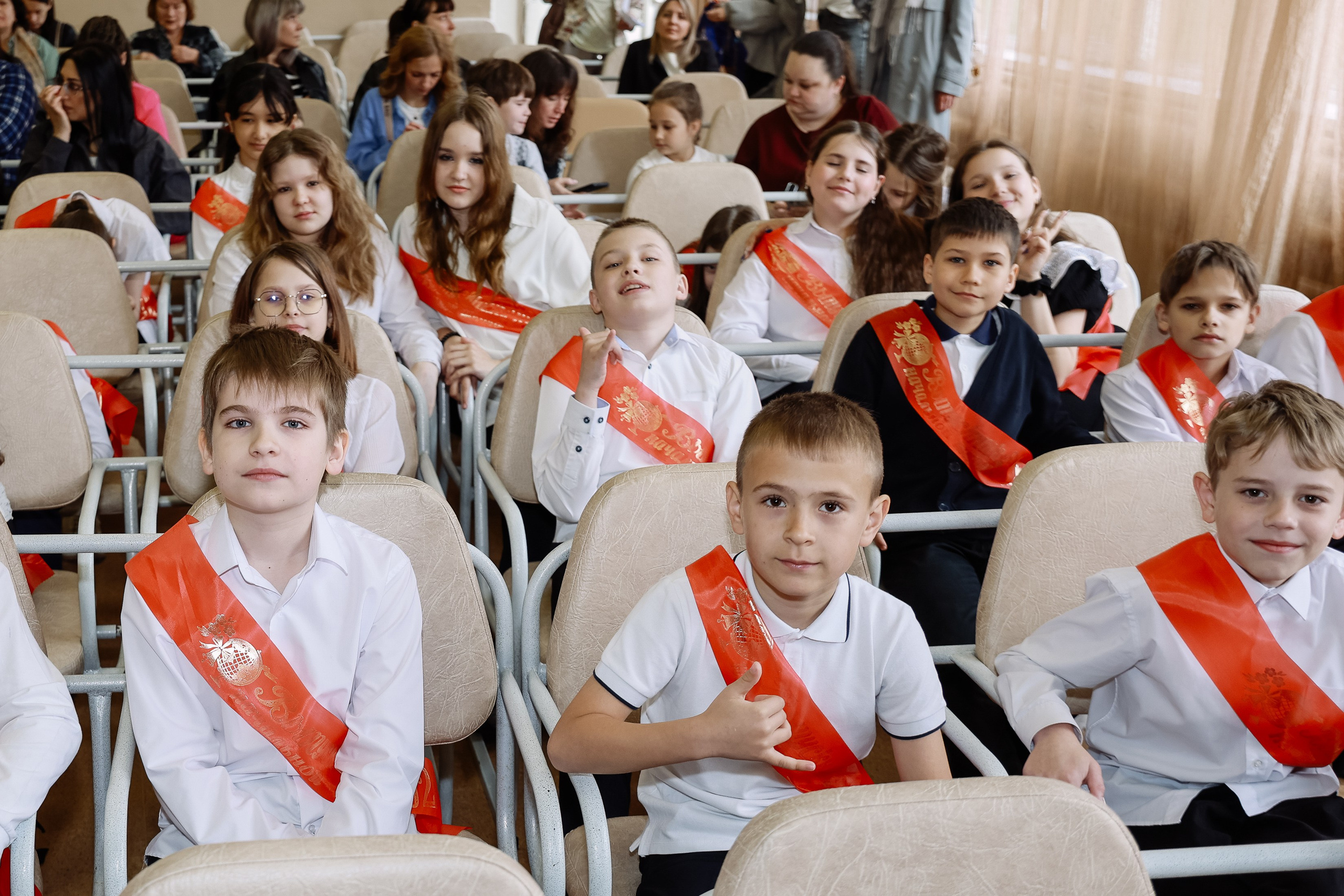 Последний звонок 4б школа 26. Фотограф Юлия Мальцева