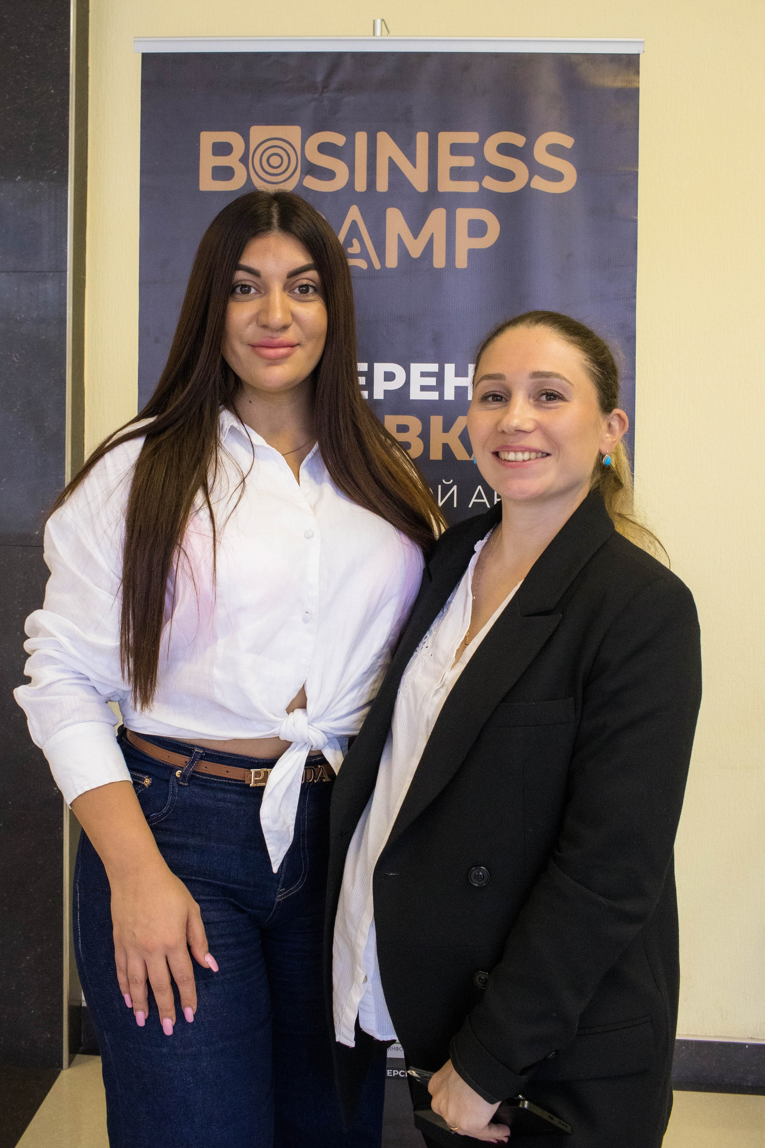 КОНФЕРЕНЦИЯ ПО ПОСУТОЧНОЙ АРЕНДЕ. Медиапродюсер, фотограф в Минеральных Водах —Виктор Холодов