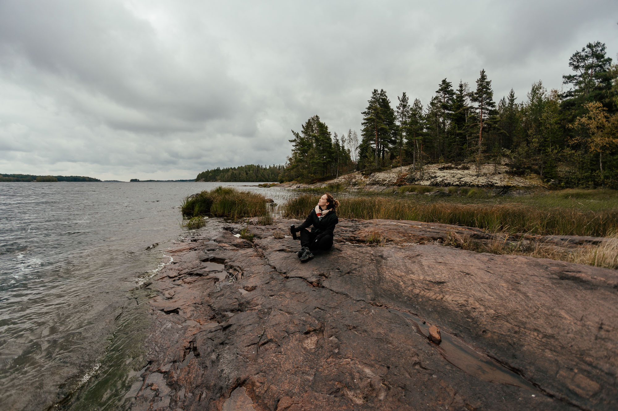 Total escape в Карелии. Женские выезды на Ладогу. Портретный и свадебный фотограф в Санкт-Петербурге Ольга Филиппова