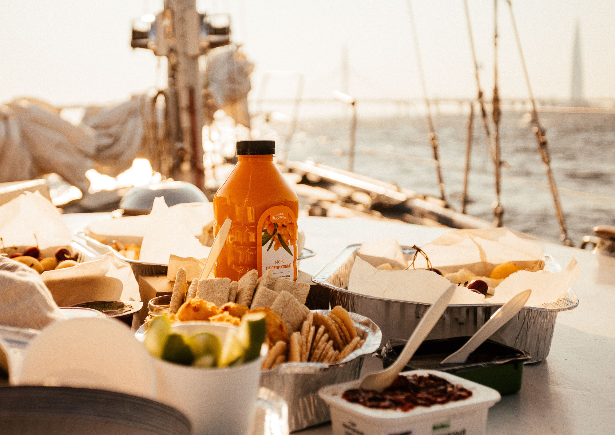 Прогулки на яхте в акватории Финского залива. Портретный и свадебный фотограф в Санкт-Петербурге Ольга Филиппова