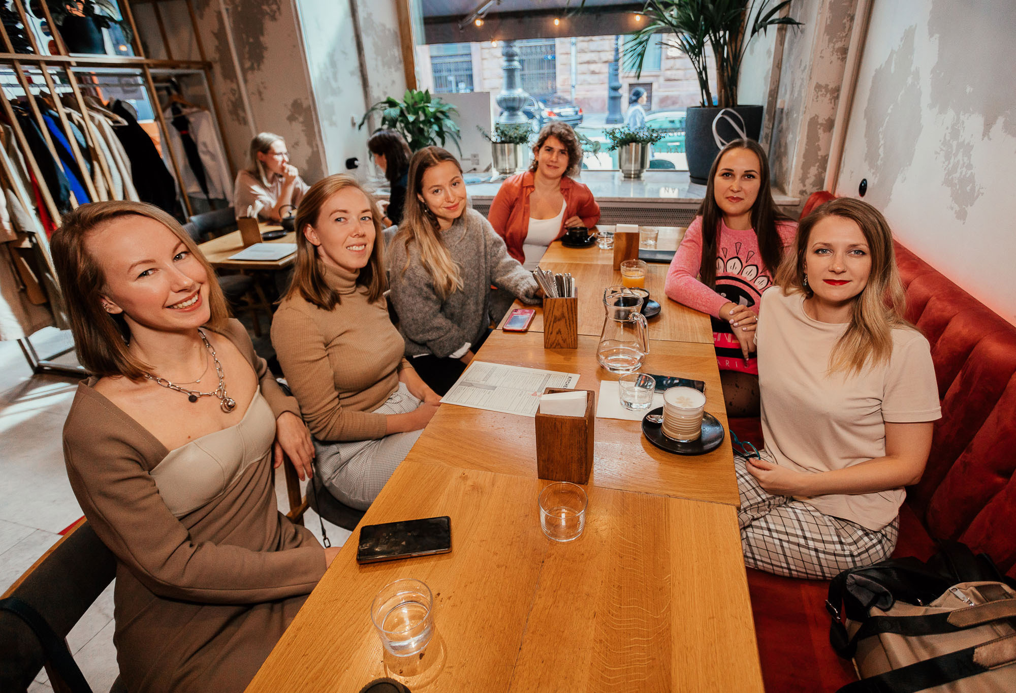 Фотосопровождение на арт-бранчах и выставках. Портретный и свадебный фотограф в Санкт-Петербурге Ольга Филиппова