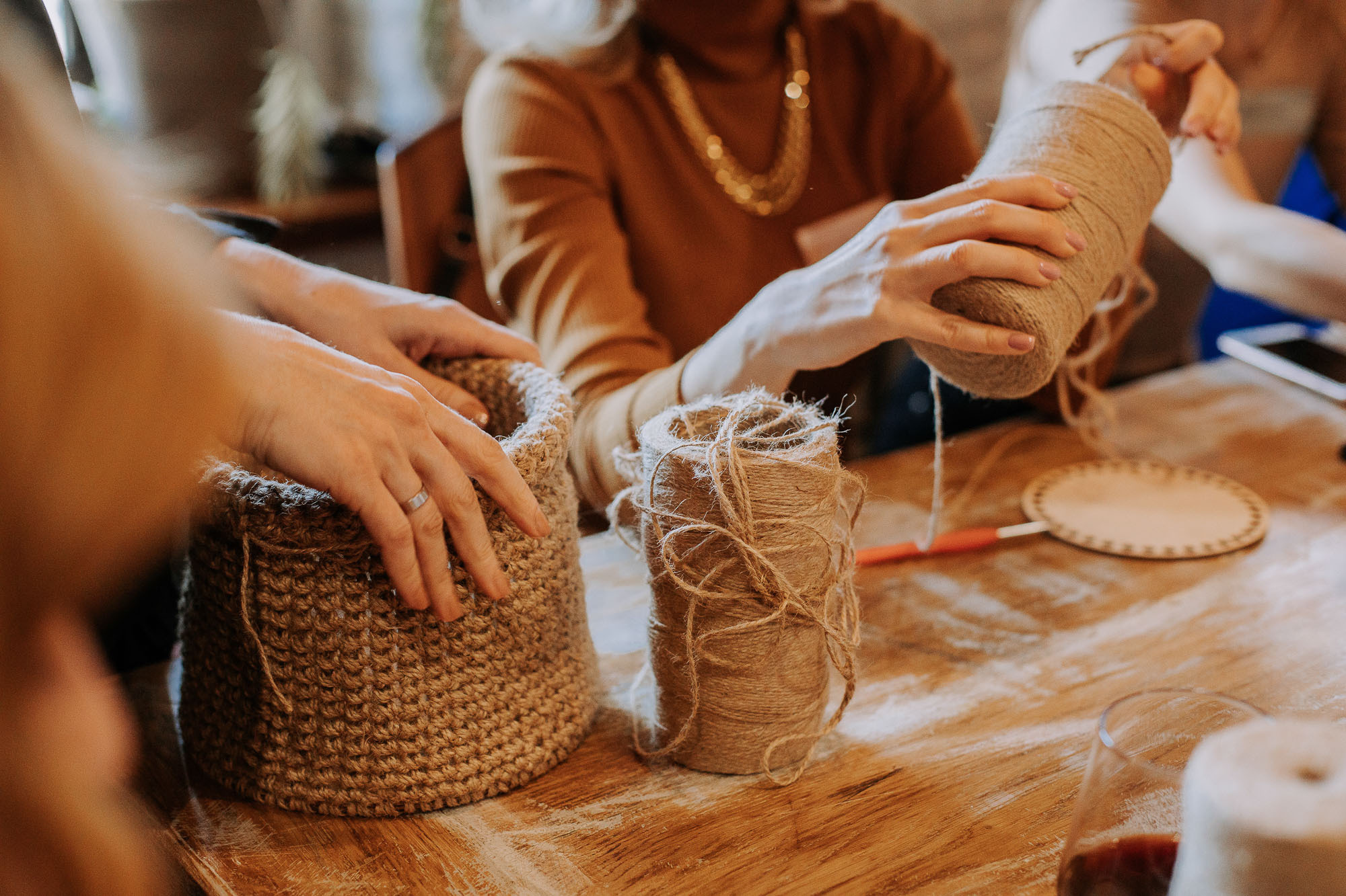Мастер-класс по вязанию из джута в балийской квартире. Портретный и свадебный фотограф в Санкт-Петербурге Ольга Филиппова