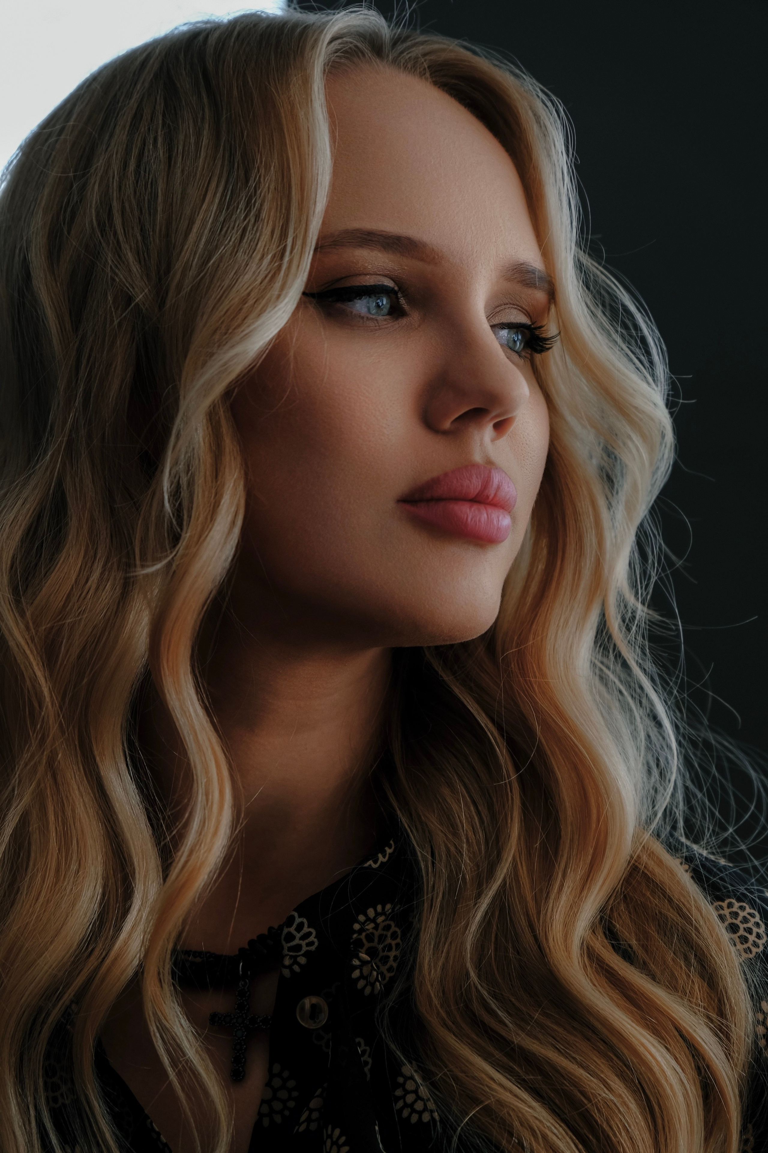 Тоня. Привет! Меня зовут Дарья и я фотограф/видеограф из Ульяновска