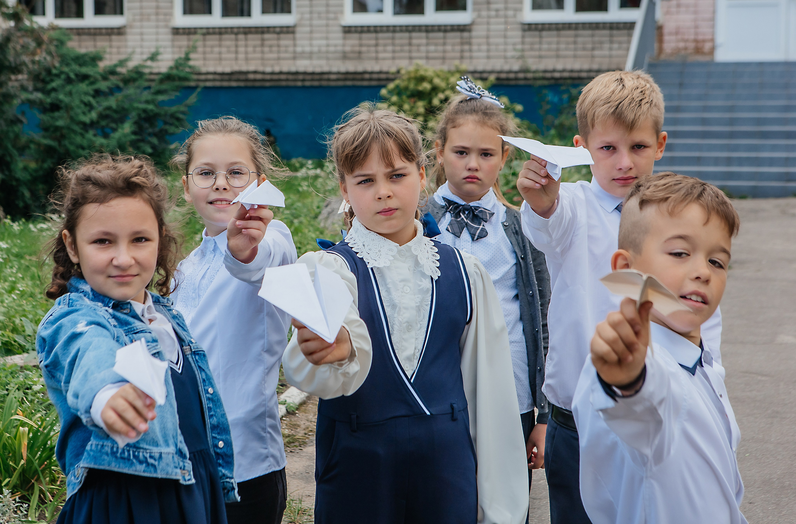 Выпускники начальной школы. LiveBook39 — студия выпускных альбомов Светланы Микишаниной в Калининграде