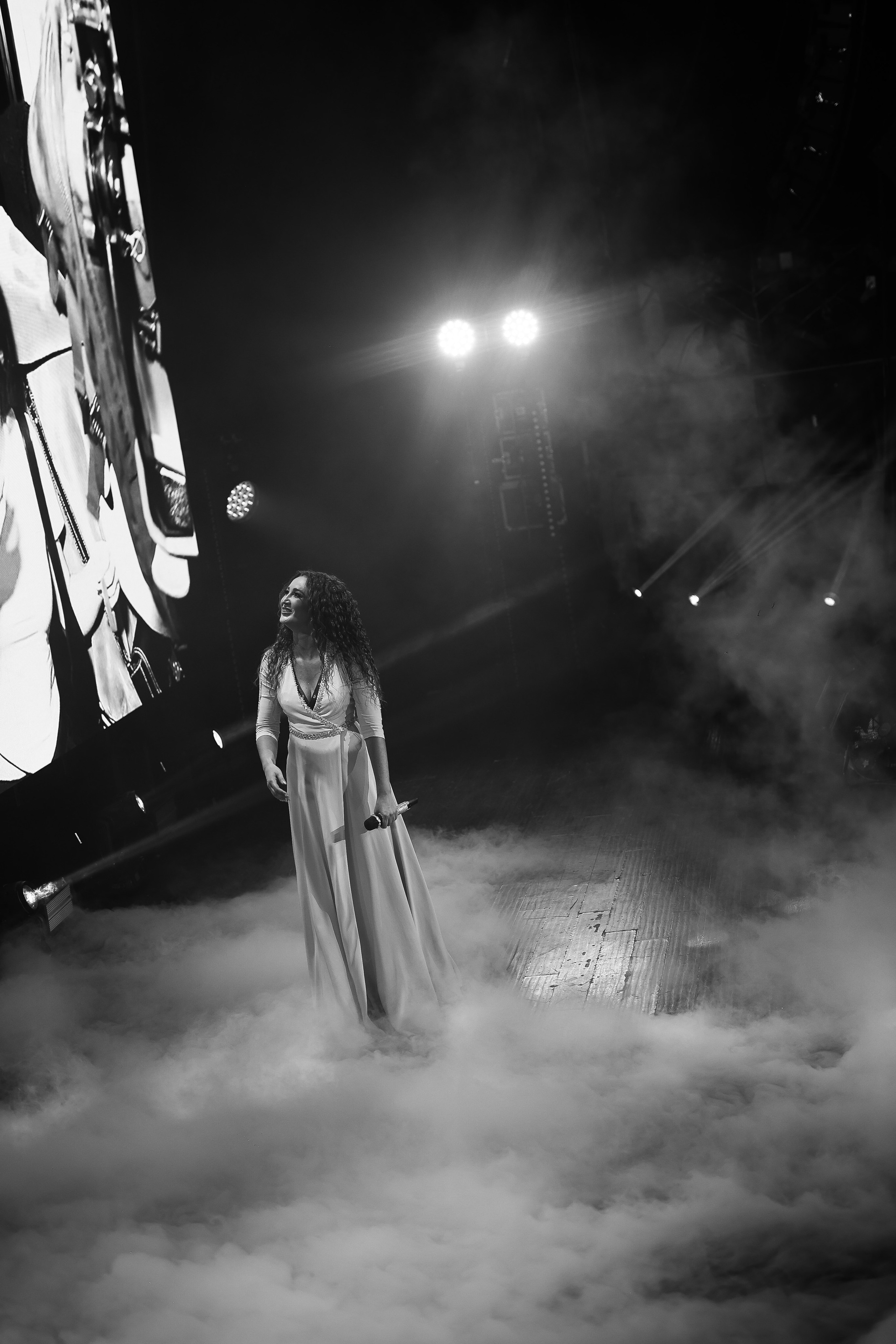 ОЛЯ БУЗОВА @ИЗВЕСТИЯ HALL