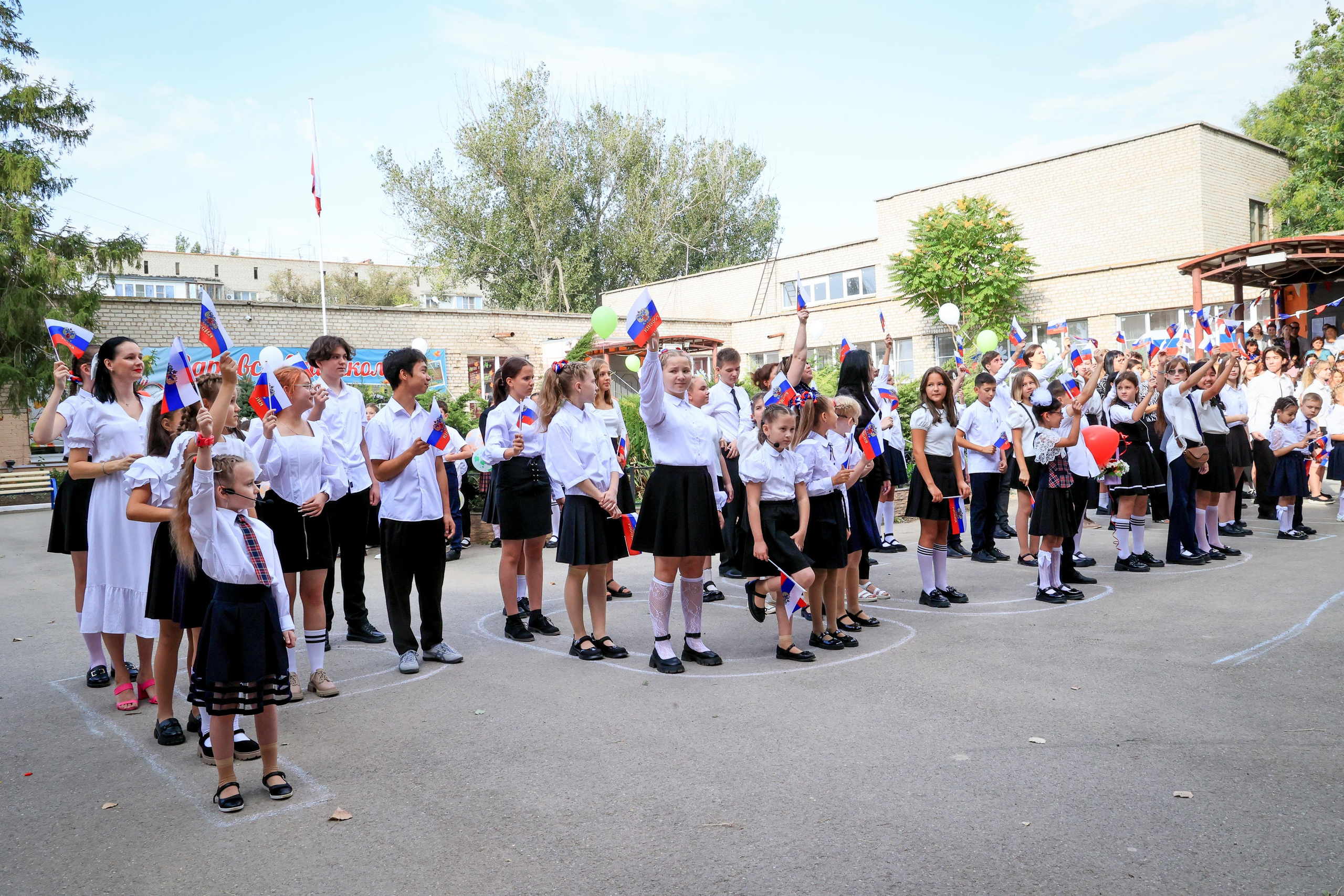 ШКОЛА 1 СЕНТЯБРЯ. Свадебный фотограф — видеограф в г. Астрахань Екатерина Юмашева