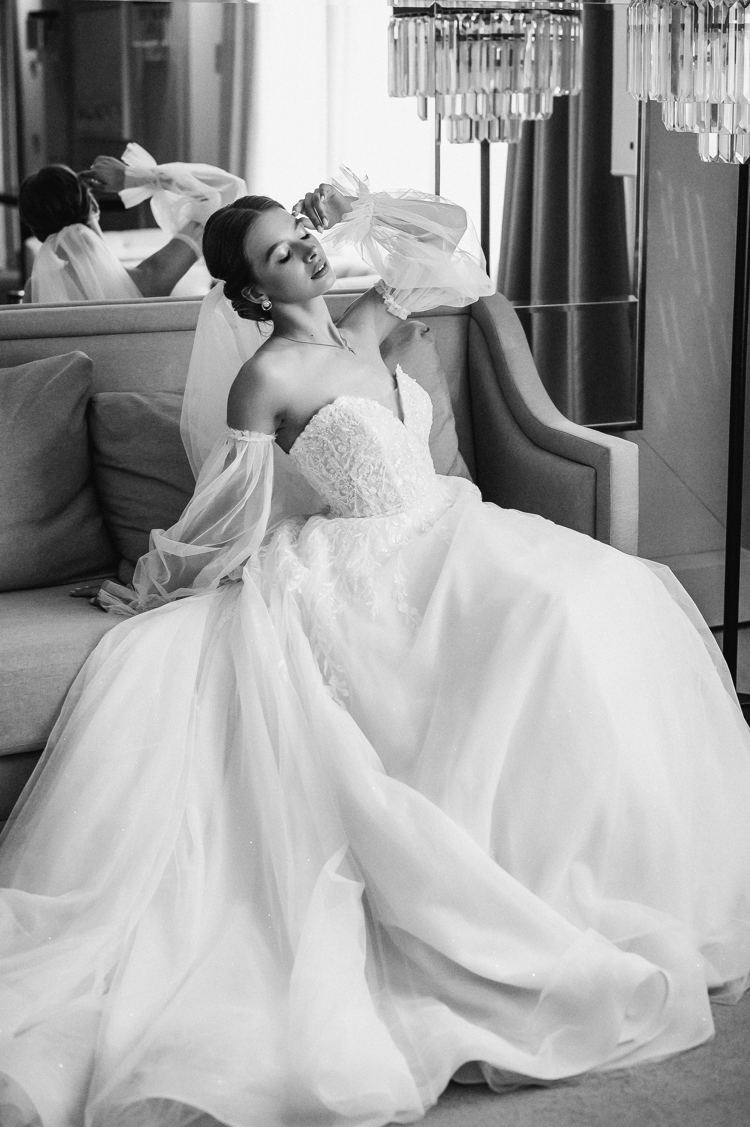 Свадебное утро и прогулка красивой яркой пары. Свадебный и семейный фотограф в Симферополе Дарья Маркова