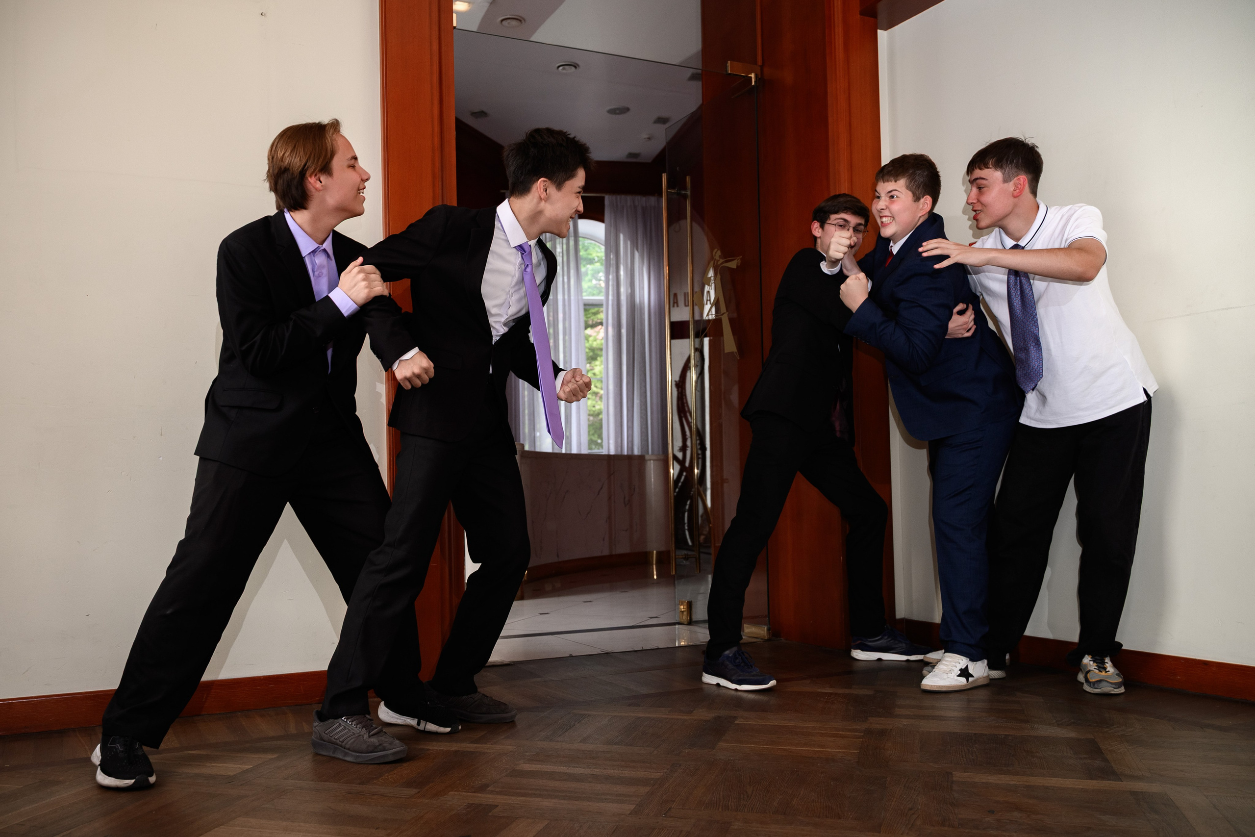 Фотограф на выпускной. Фотосъёмка для школьников и студентов в Санкт-Петербурге. Фотограф Алексей Лукин. Свадьба, мероприятие, корпоратив, юбилей, фотосессия, портрет. Фотосъёмка в Санкт-Петербурге. Ретушь фотографий