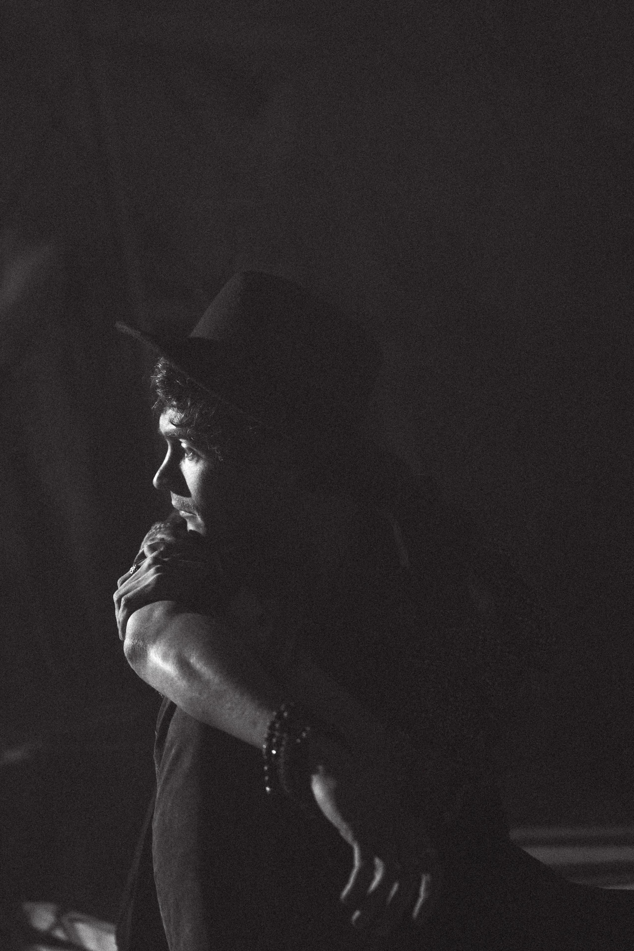 мужской портрет, съемка в студии, ч/б портрет, черное-белое фото, черно - белая фотография, самара, фотостудия, идеи для фото