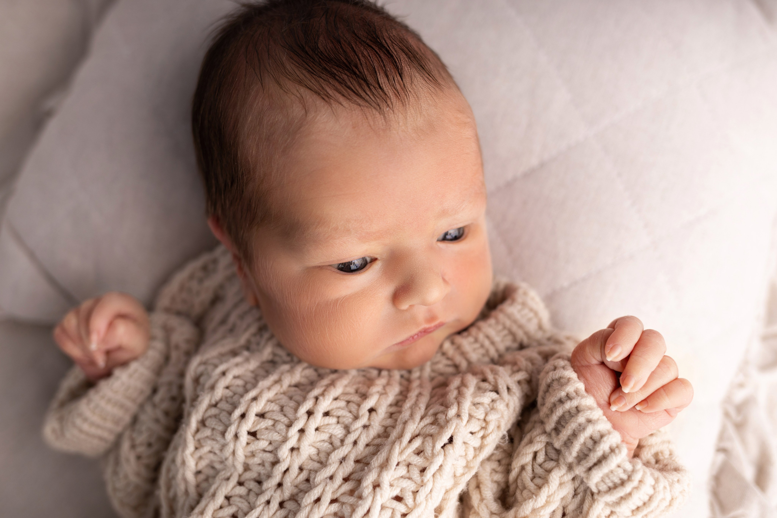 Newborn съемка в стиле Лайф. Фотограф новорожденных малышей в Омске и Омской области Эльвира Камаева