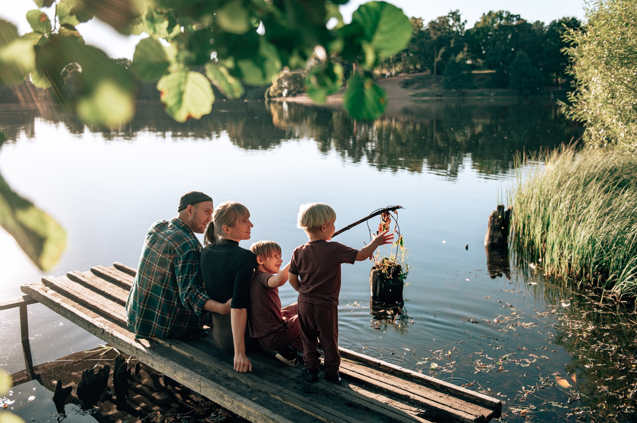 Семейна прогулка с непоседами-мальчишками. Свадебный и семейный фотограф София Невская