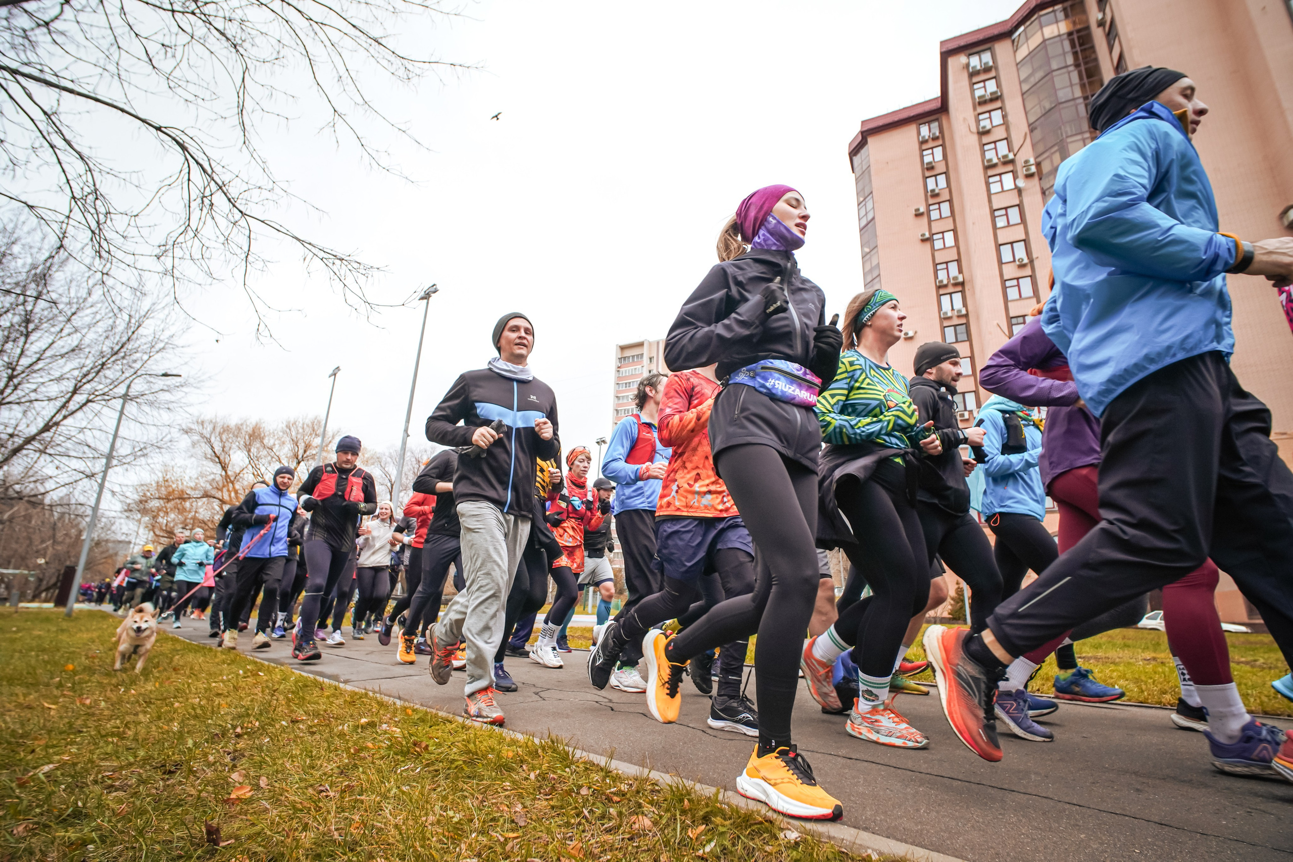 #марафонудома #яuzarun 2024 2-я петля, группа 6:30. Роман Капилюшов. Бег. Фото. Видео. г. Люберцы