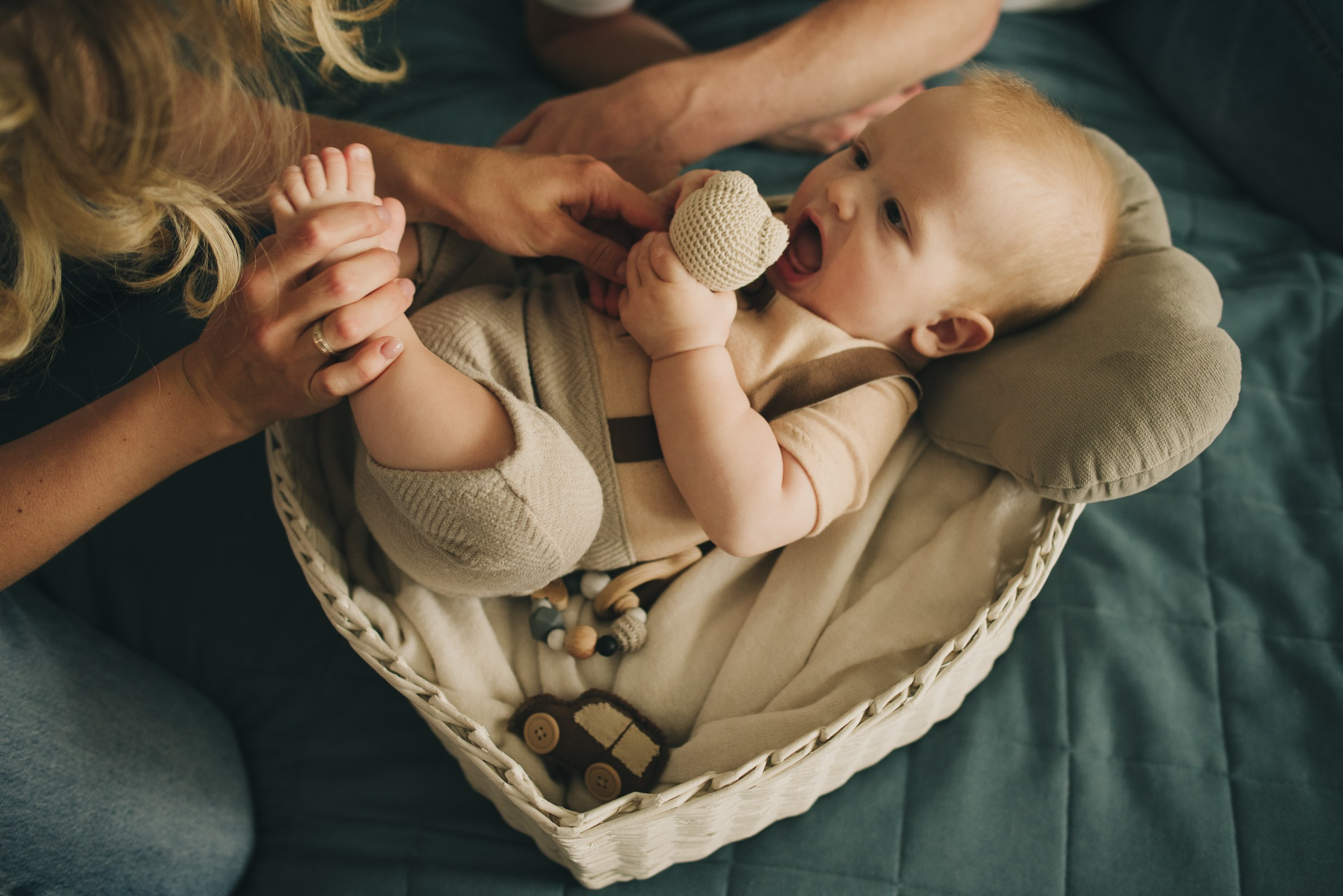 Наш мир — маленький ты!. Фотограф в Москве новорожденные свадьбы семьи Дарья Ларионова