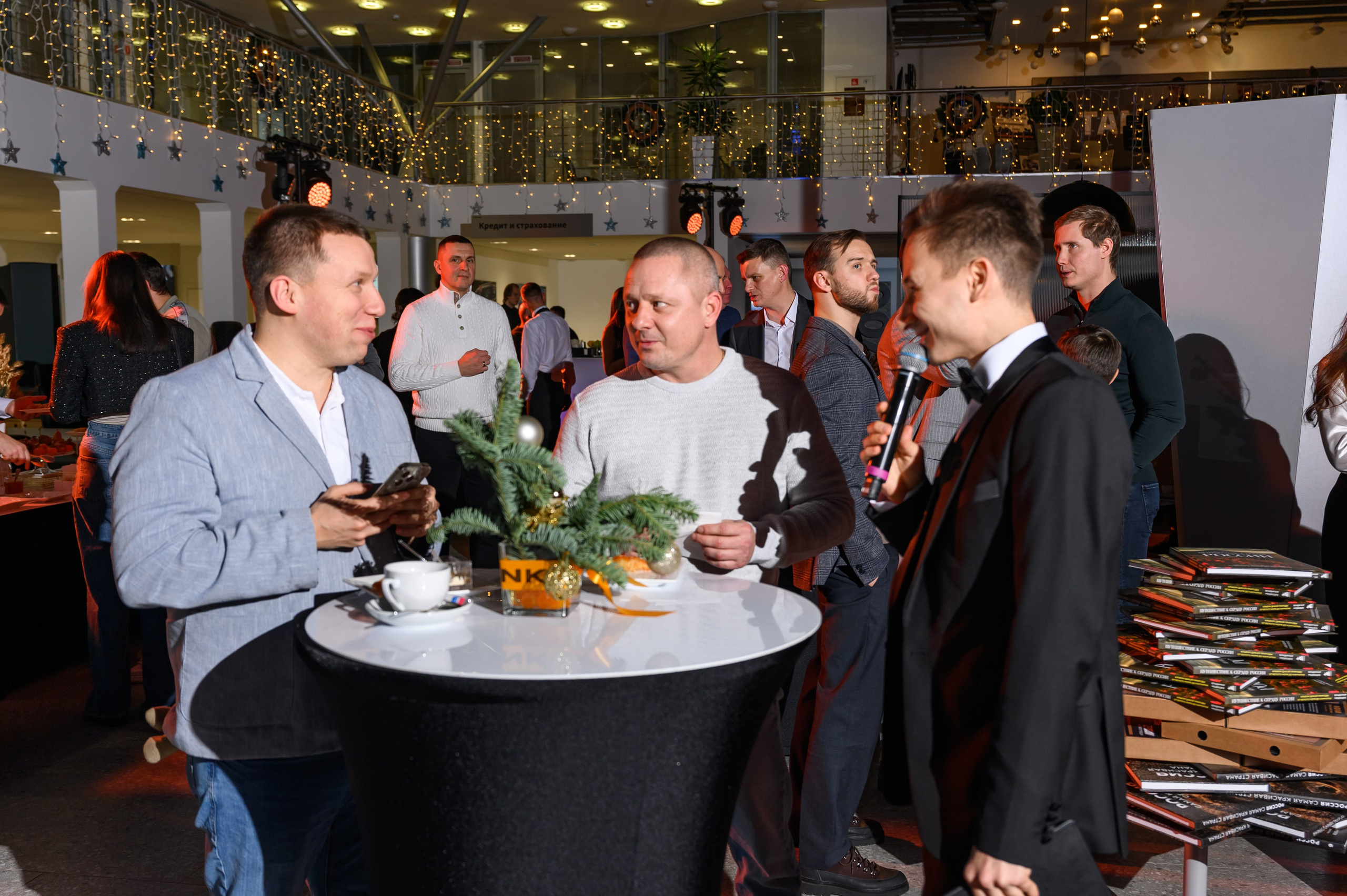 Автосалон Танк. Свадебный фотограф Москва Юрий Кульман