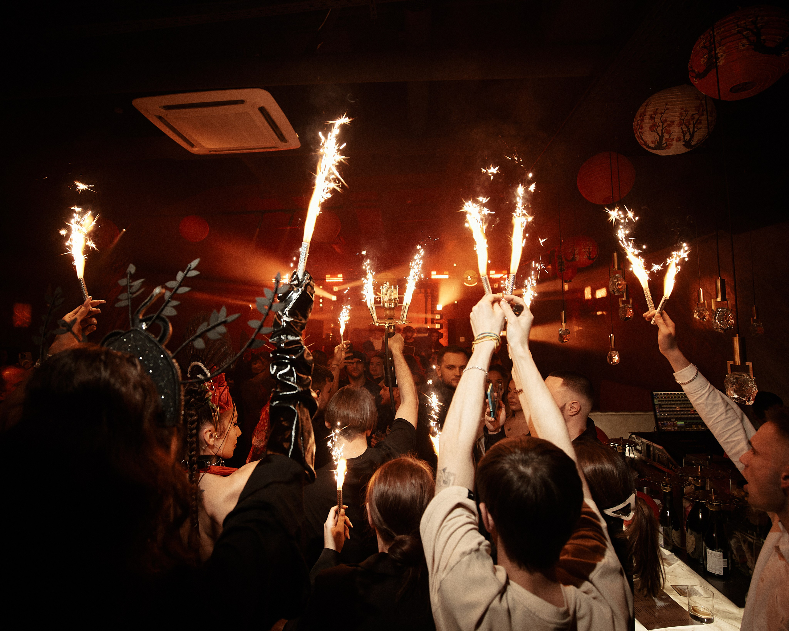 PLUS VIBE Party. Репортажный фотограф в Москве Дмитрий Масленников