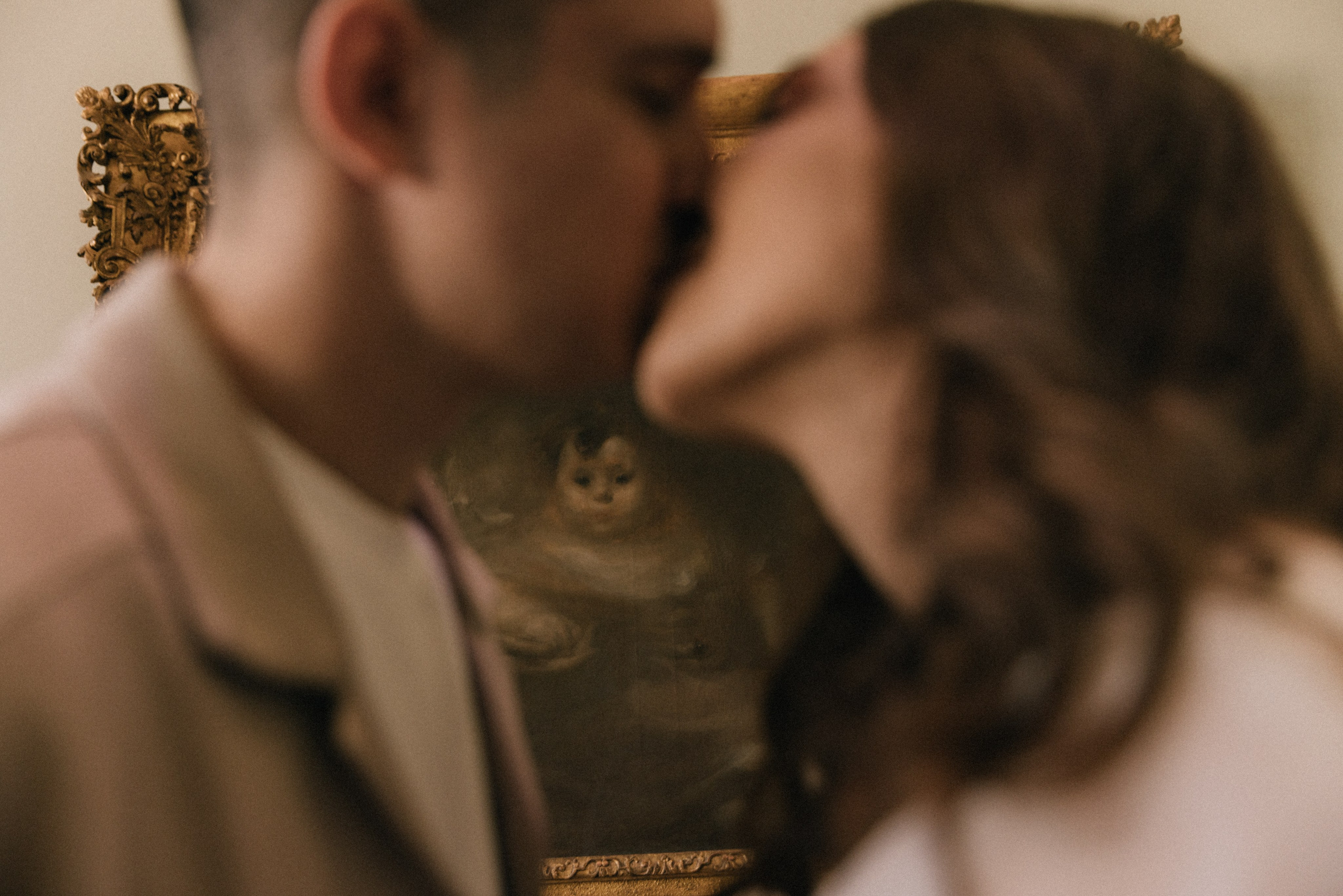 Love is a masterpiece. Photographer in Paris