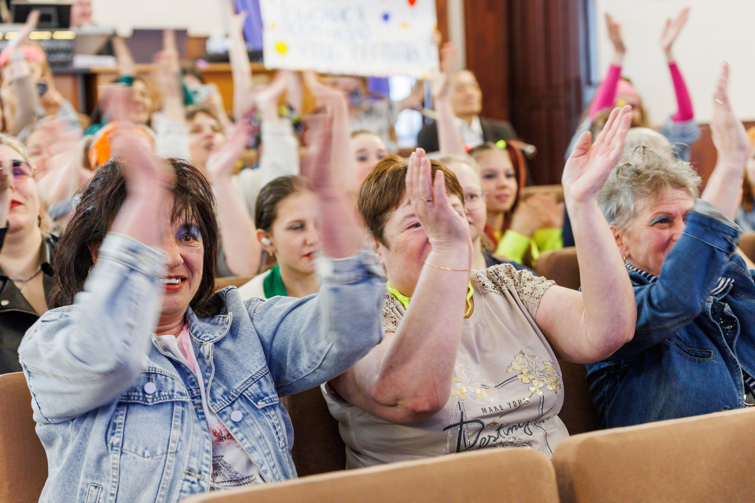 Школьный КВН в Томари. Свадебный, семейный и репортажный фотограф в Южно-Сахалинске Артур Петросян